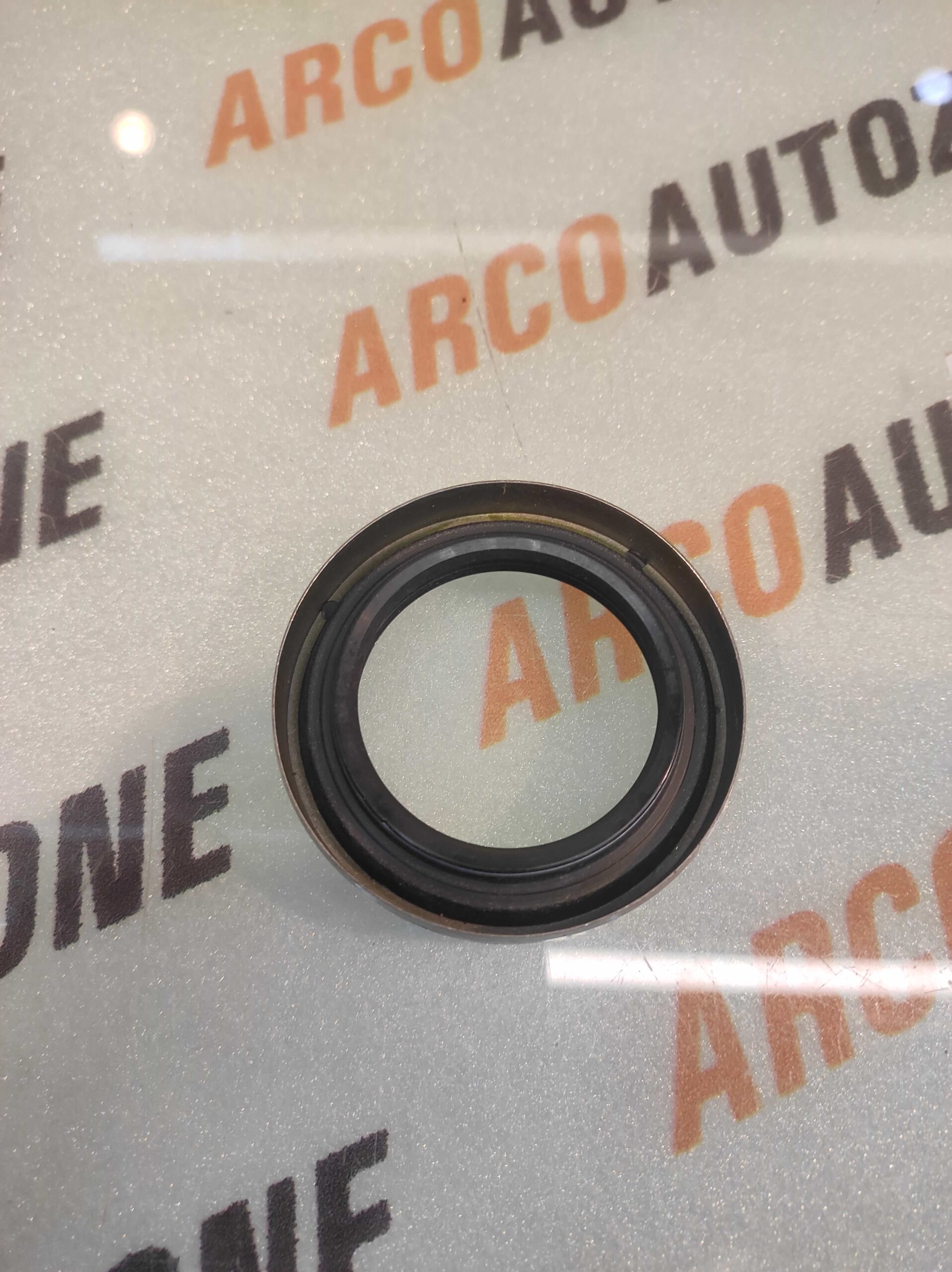 AXEL SEAL TAVERA REAR HUB OUTER