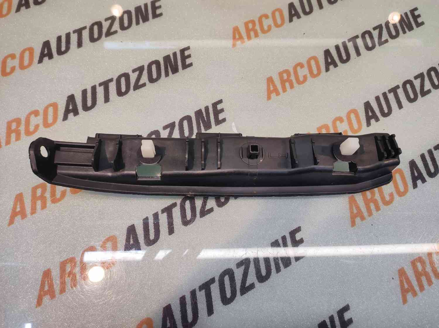 REAR BUMPER BRACKET I20 T1 T2 LEFT HYU 866131J000