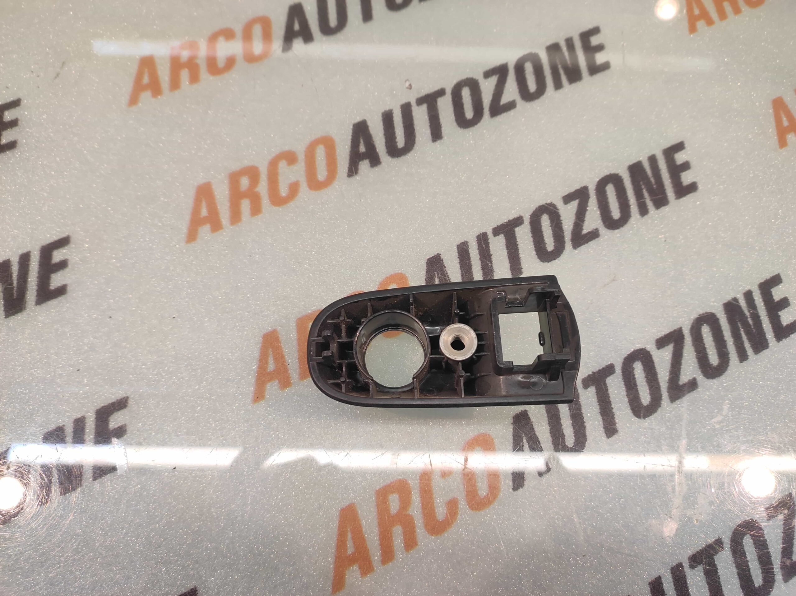 OUTER HANDLE CAP VERNA OLD FRONT RIGHT HOLE