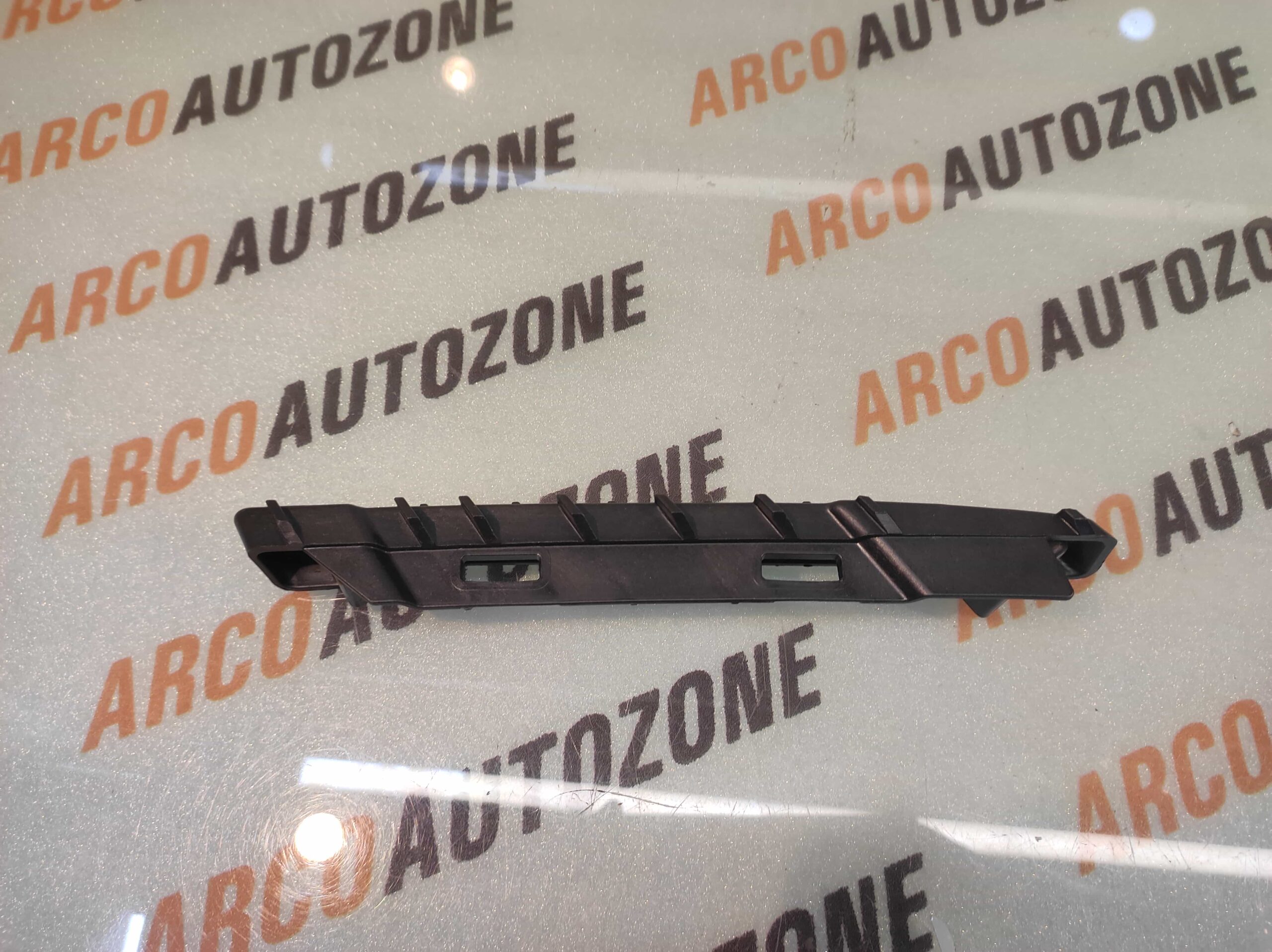 HEAD LIGHT BRACKET VENUE RIGHT HYU 86528K3000