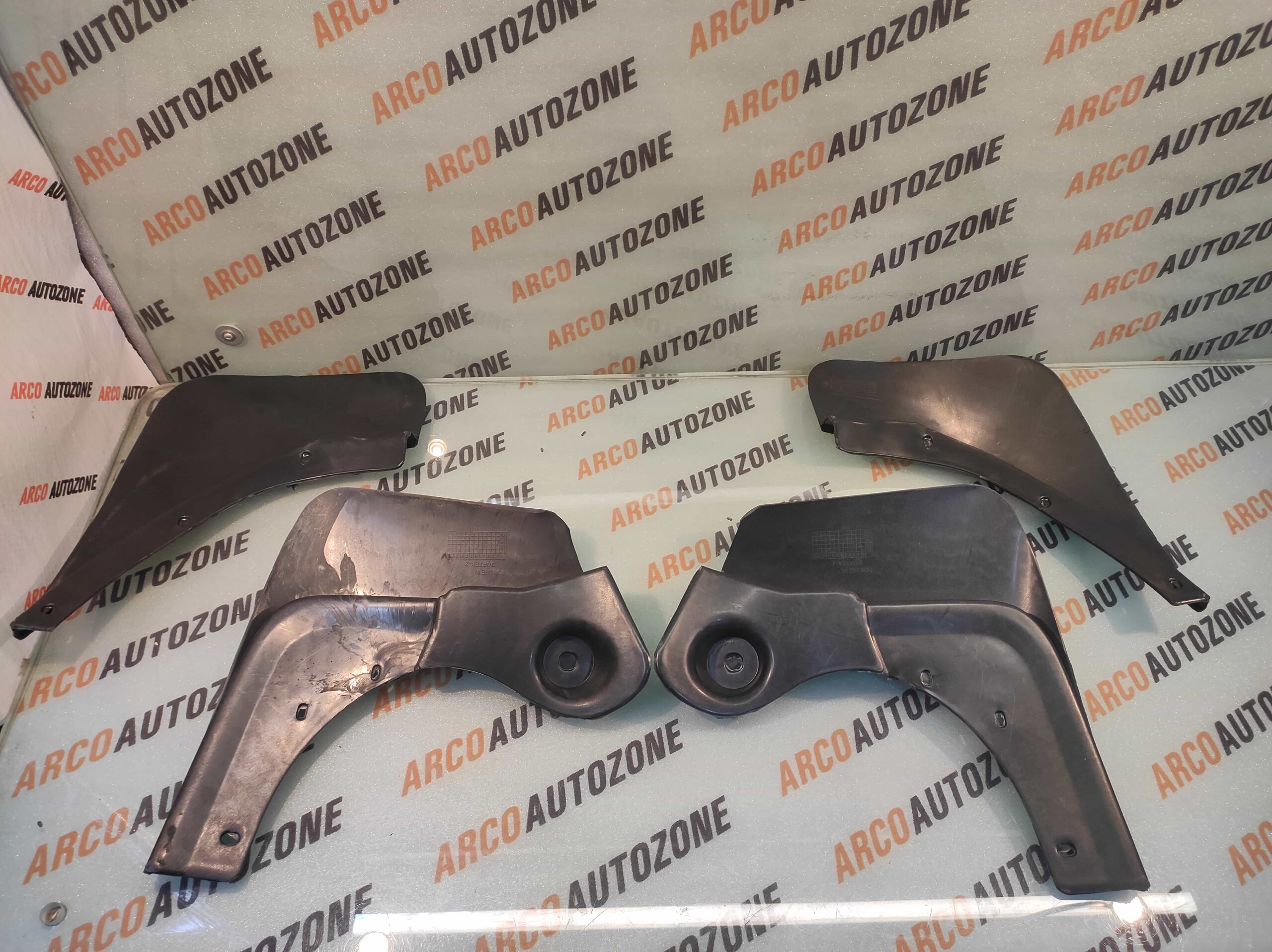 MUD FLAP DUSTER T1 SKI