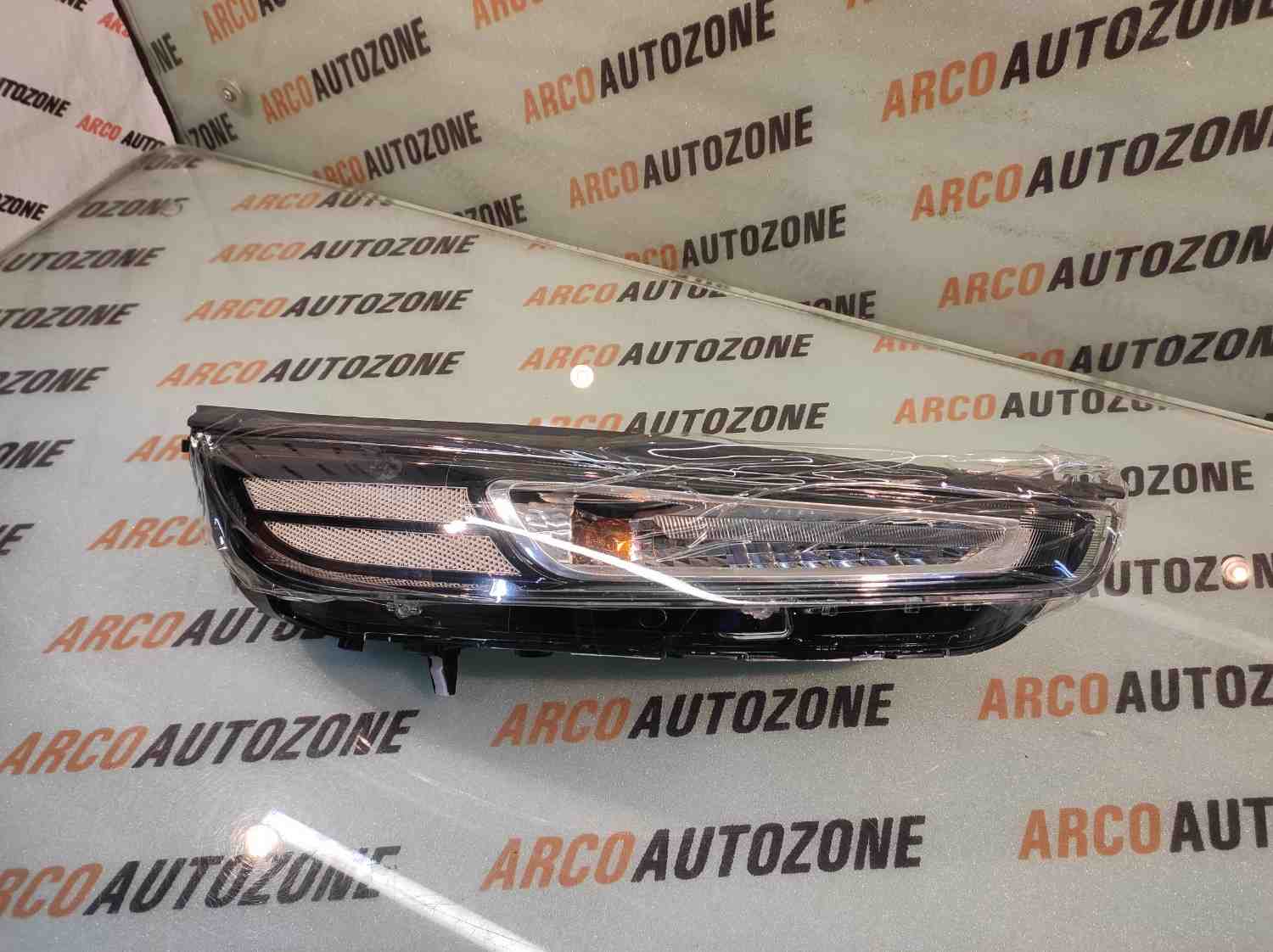 LIGHTING HEAD LIGHT VENUE UPPER RIGHT T1 HYU 92208K3000