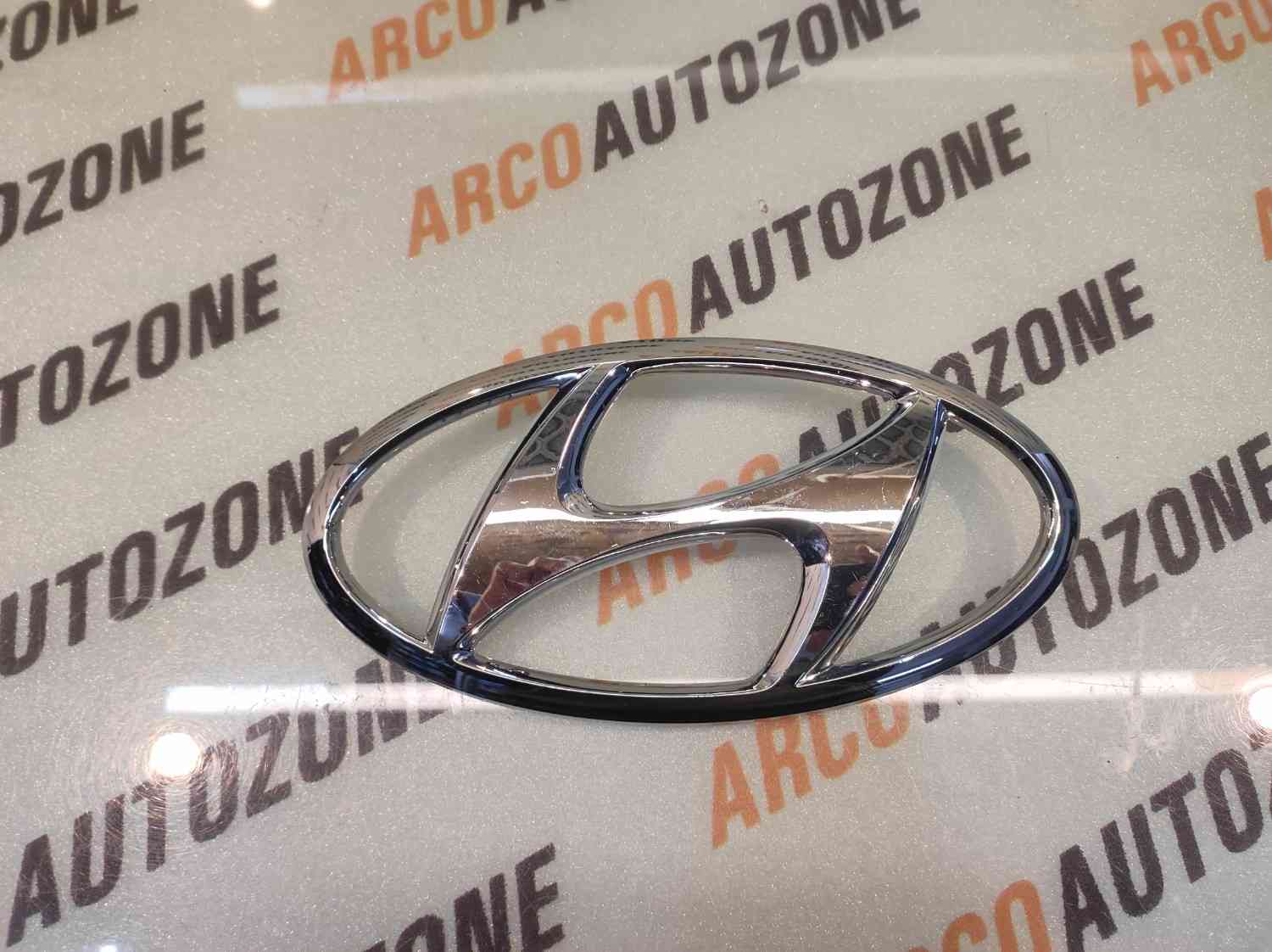 FRONT GRILL LOGO VENUE T1 CLAS