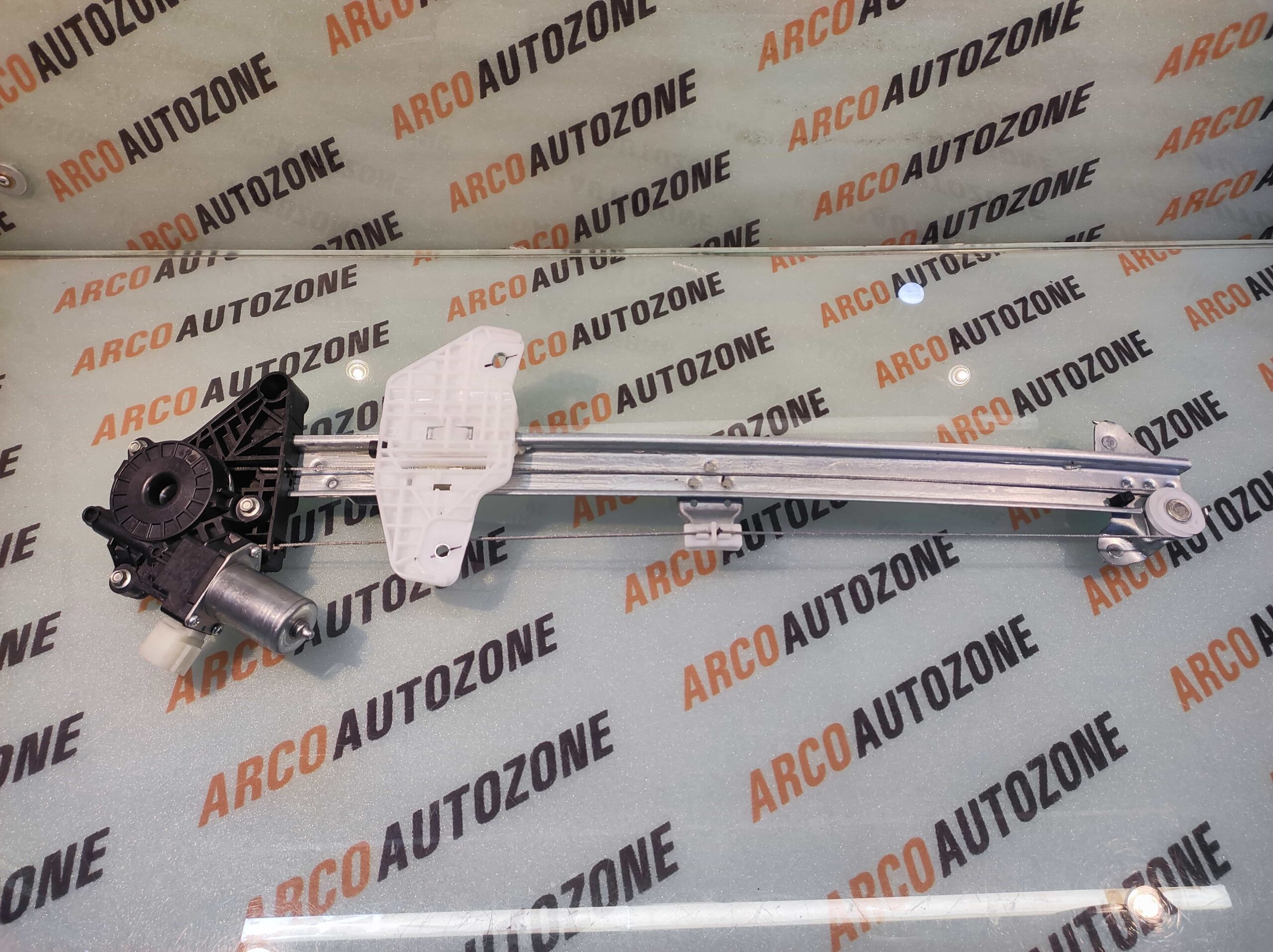 GLASS MACHINE BREZZA FRONT RIGHT MGP 83401M82P11