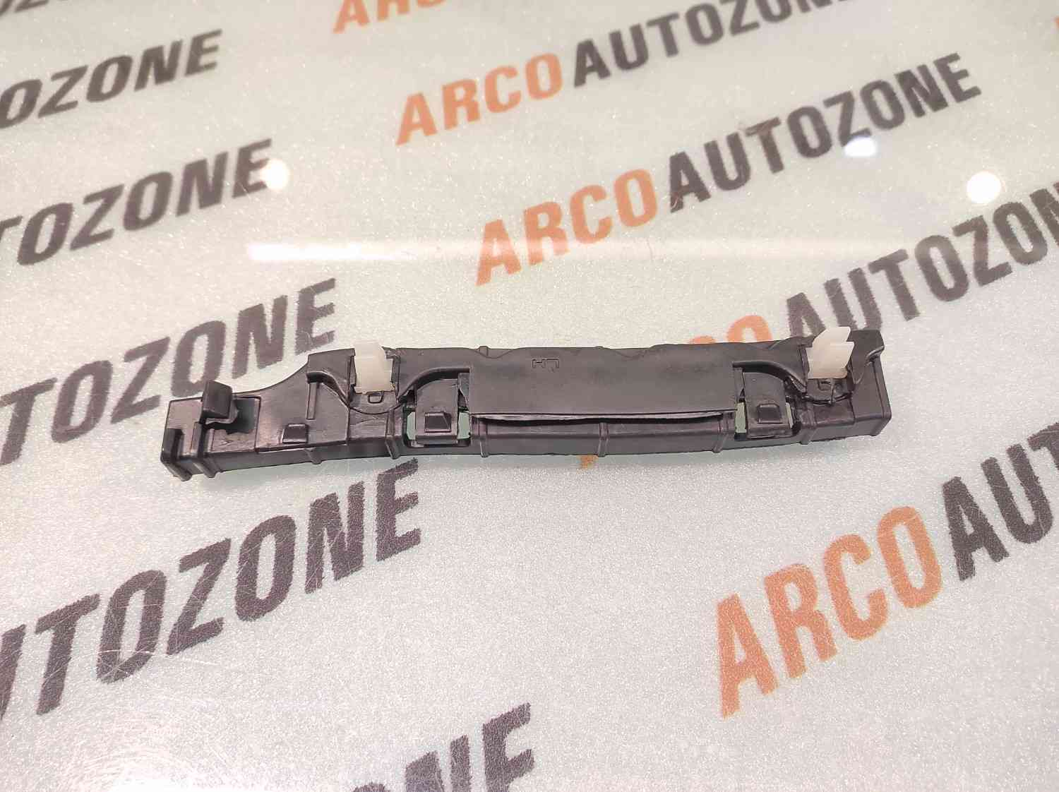 FRONT BUMPER BRACKET I20 T1 LEFT HYU 865131J000