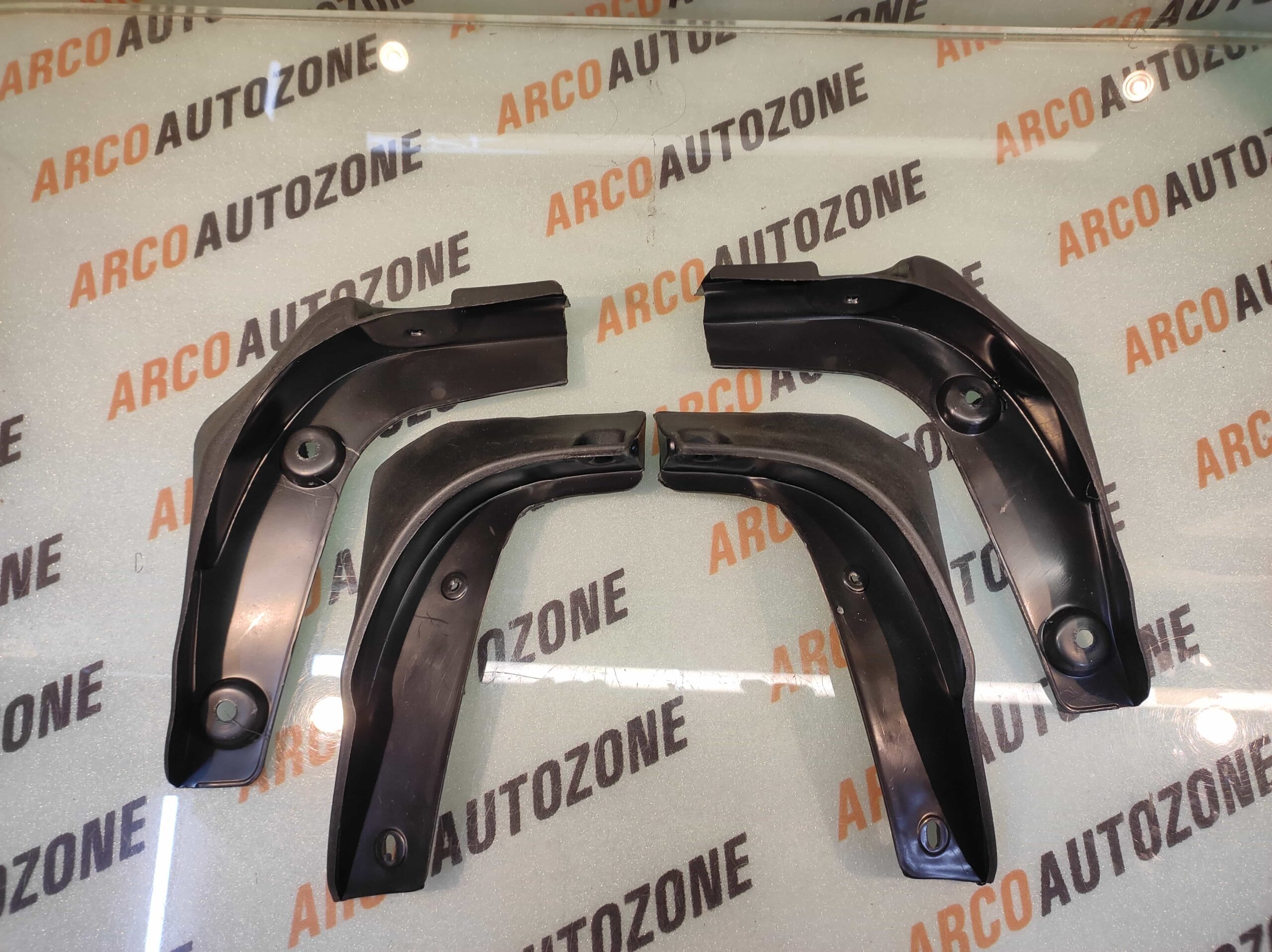 MUD FLAP VENUE 24 SKI