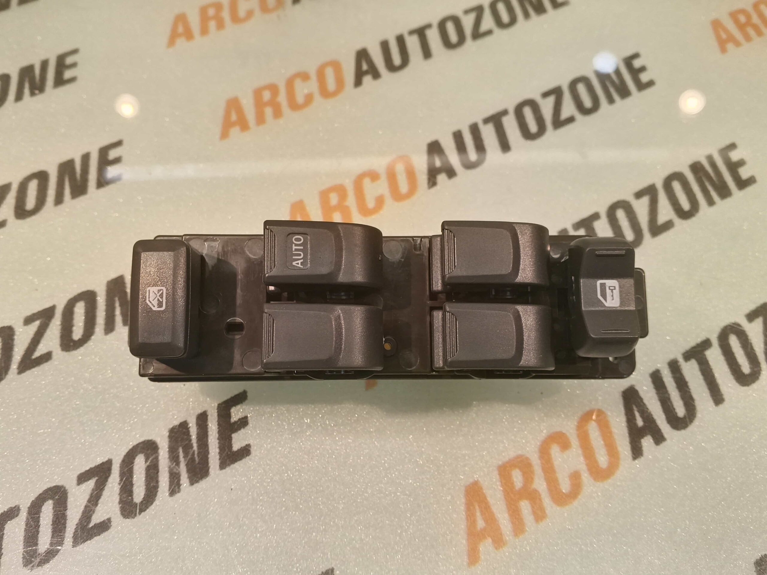 POWER WINDOW SWITCH MAIN MU7 IMP 8981922511 R