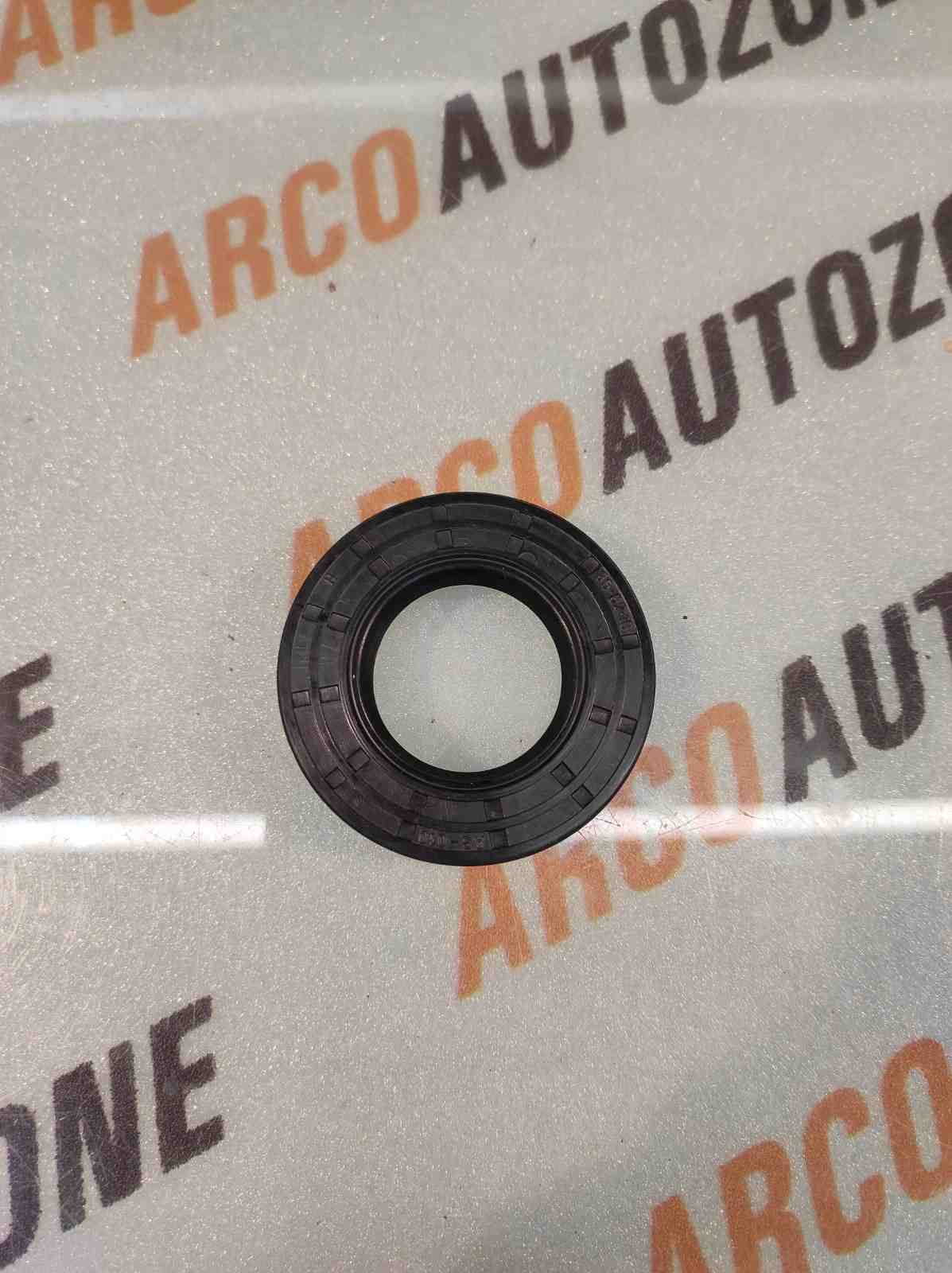 AXLE SEAL SWIFT PETROL LEFT