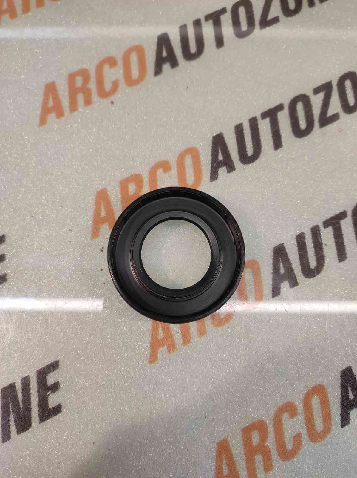 AXLE SEAL SWIFT PETROL LEFT