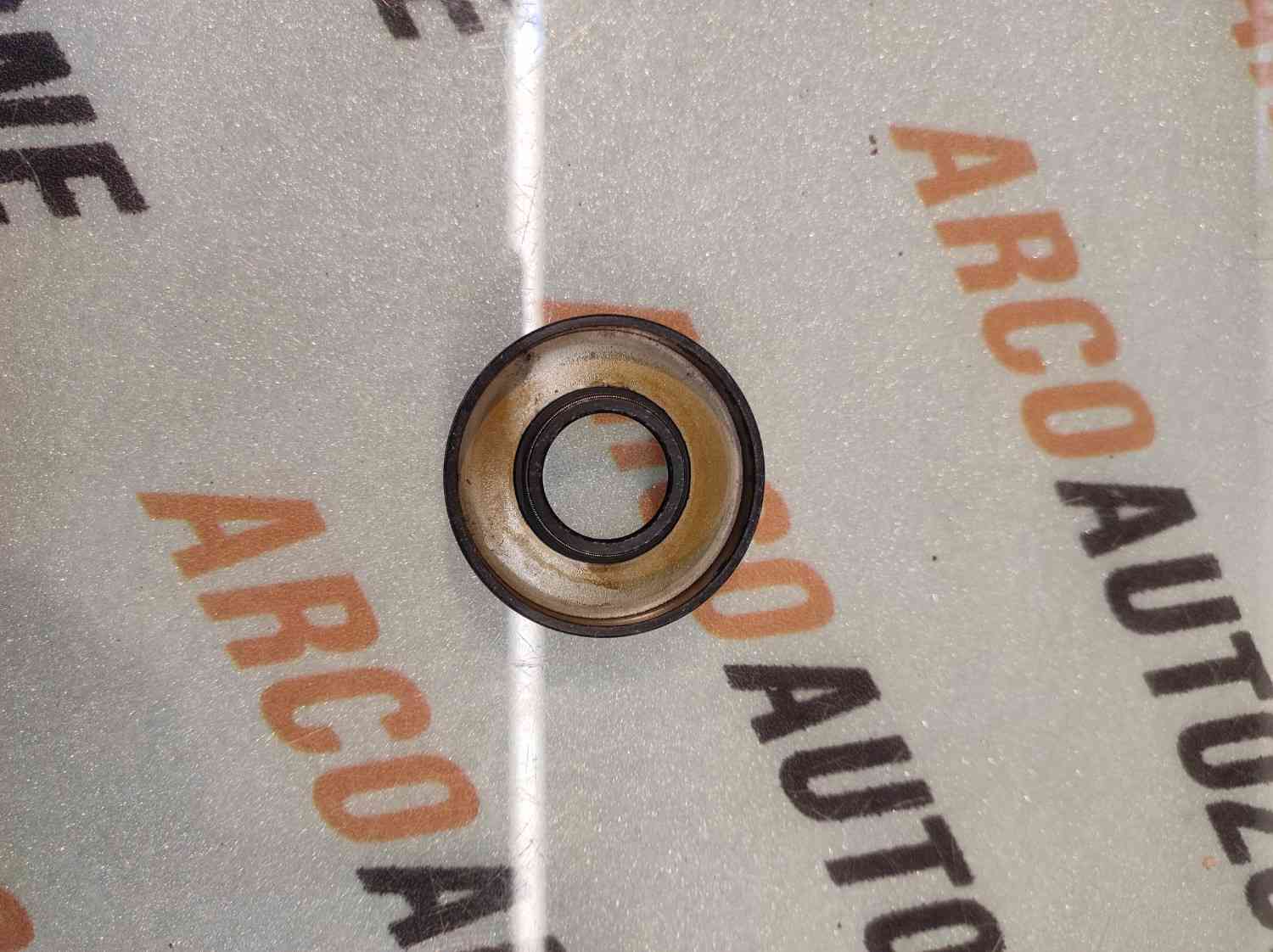 AXLE SEAL VAN OMNI