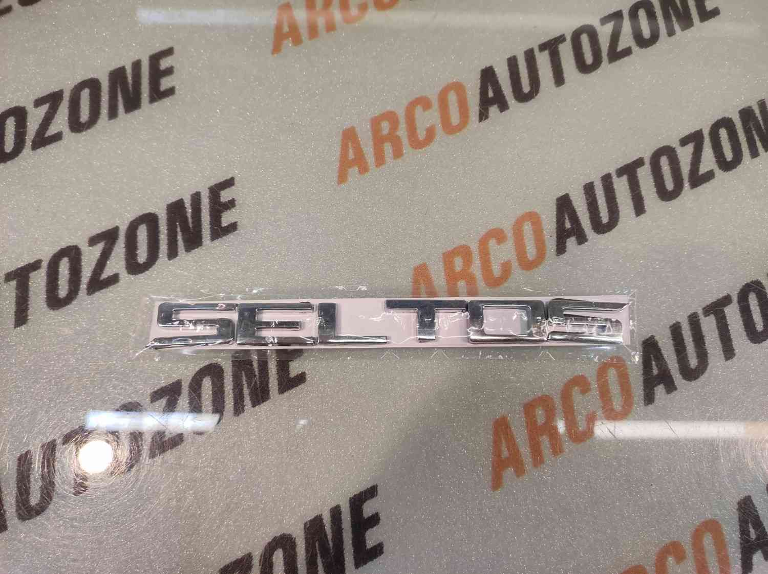 SINGLE LOGO EMBLEM SELTOS CHROME