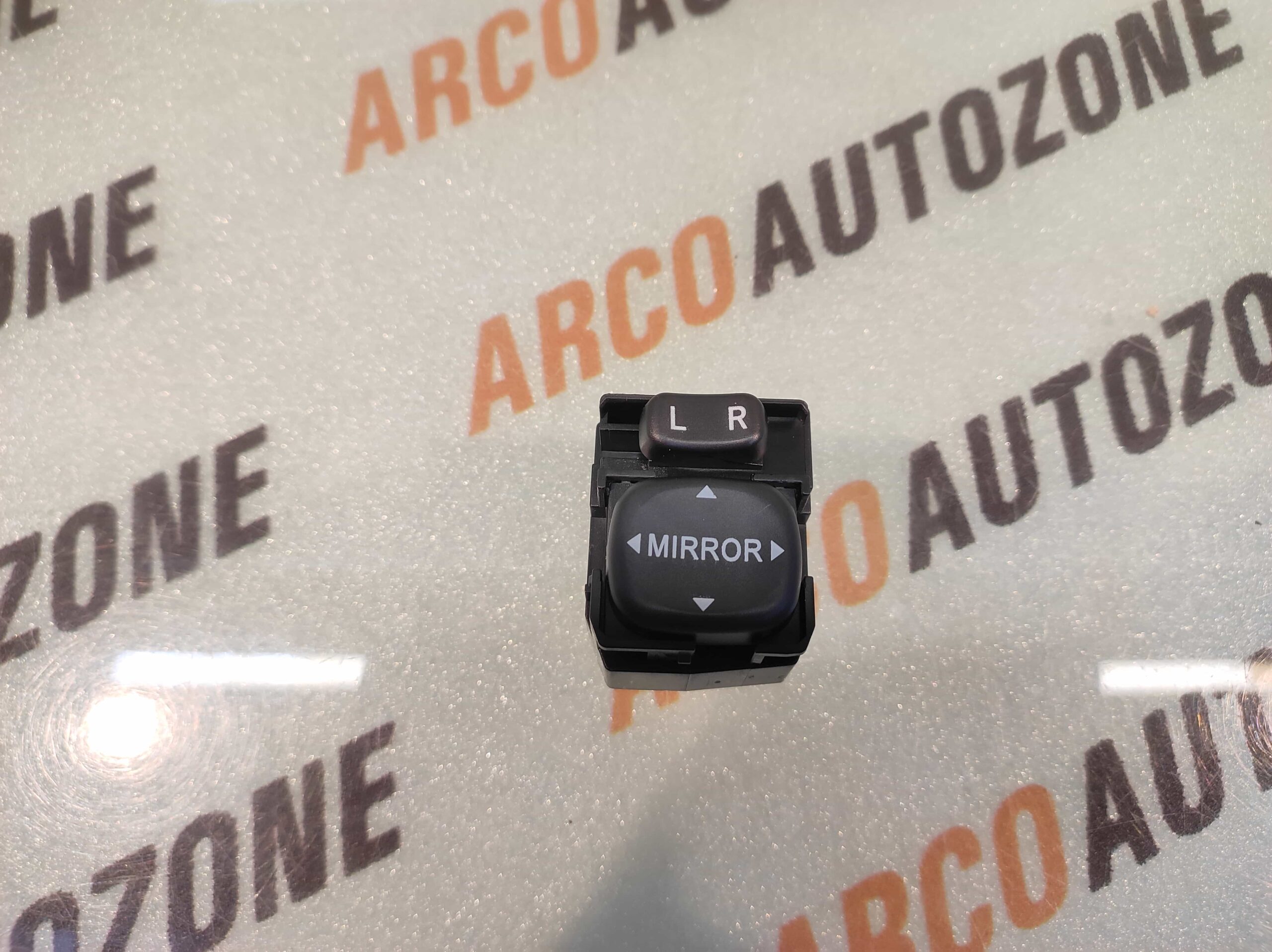 SIDE MIRROR SWITCH INNOVA SAFARI IMP 37950M68K10