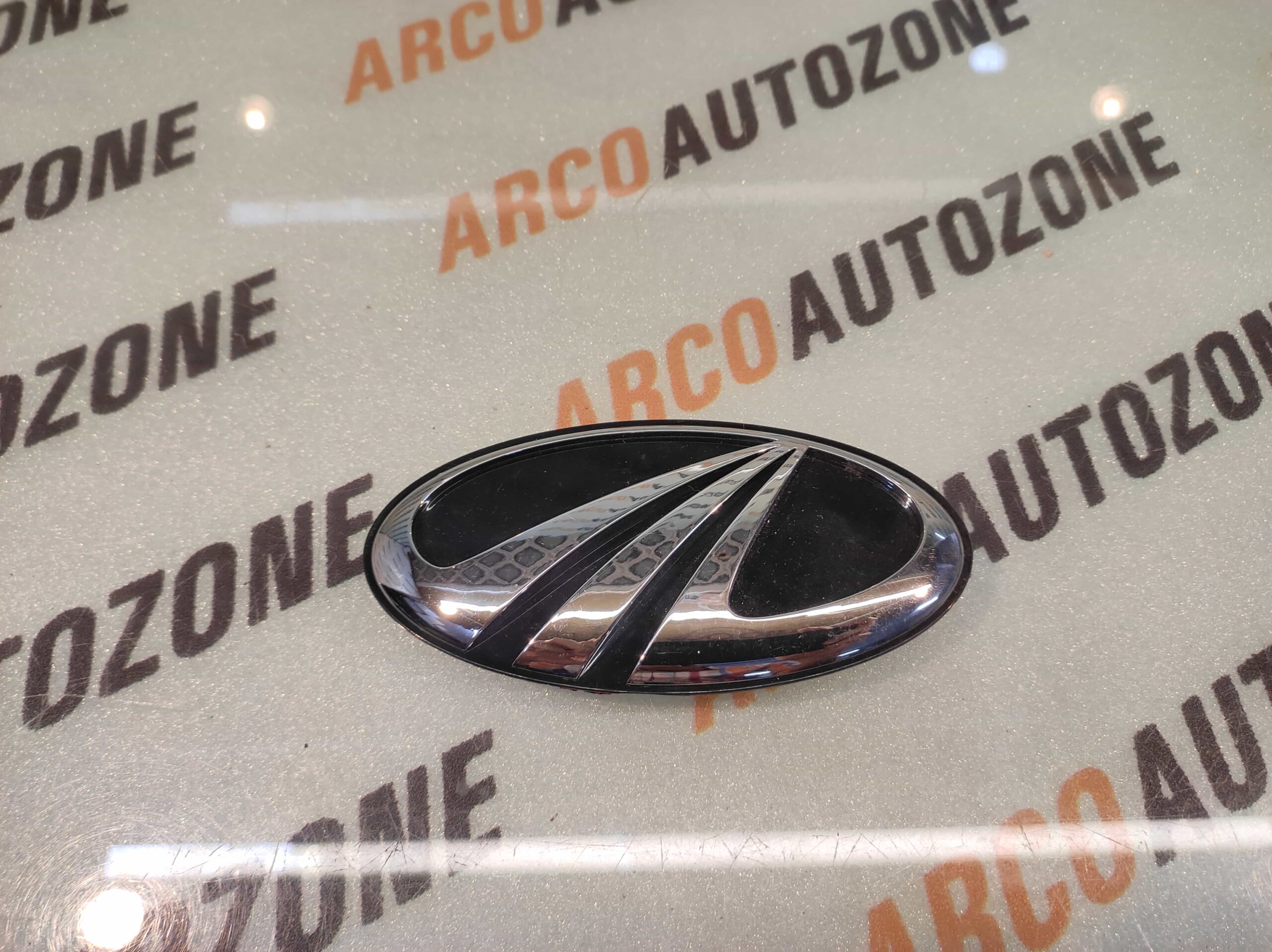 DICKY LOGO MAHINDRA OLD 13 INCH