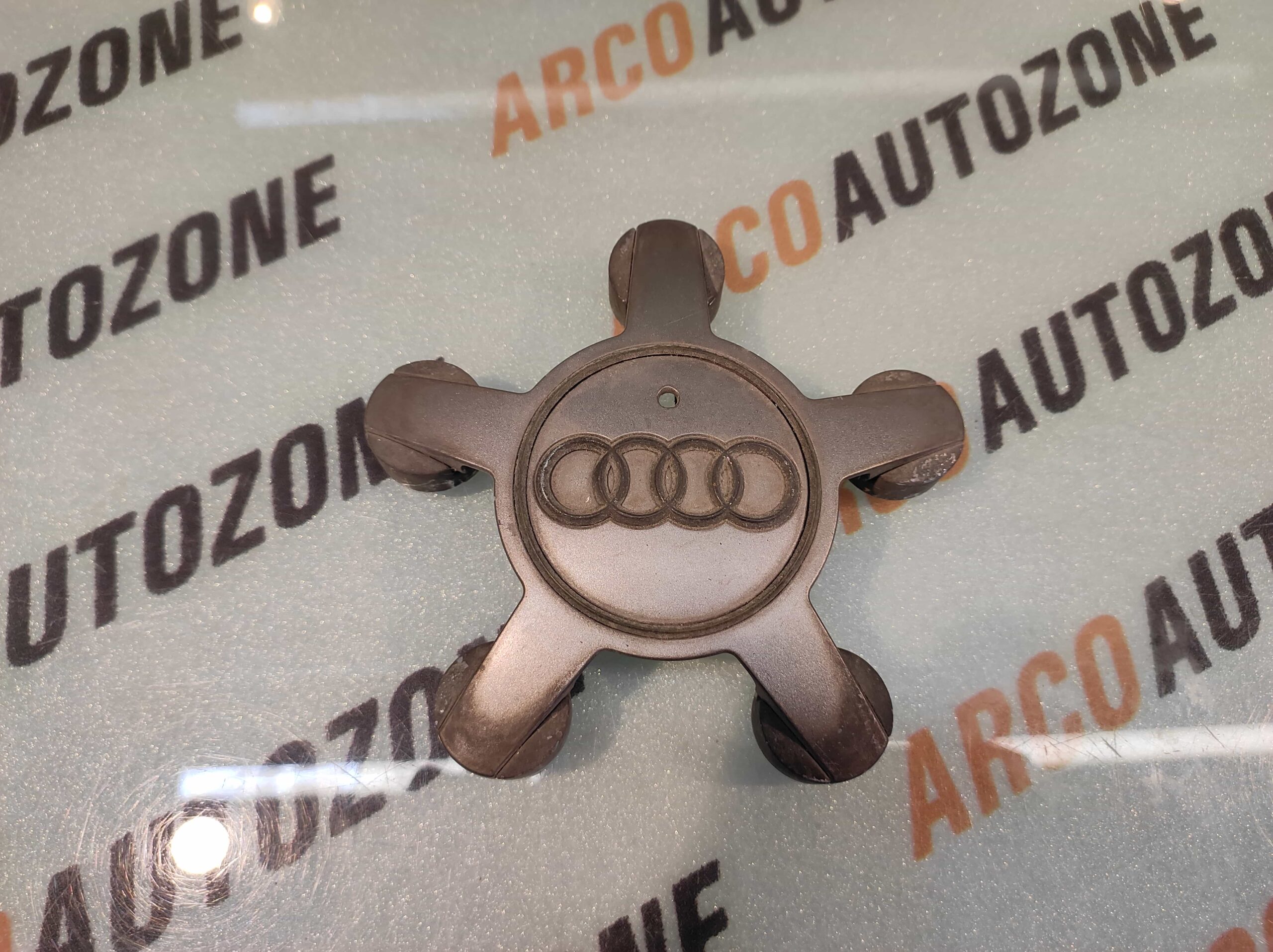 ALLOY CAP A3 A4 Q6 135MM USED 8R0601165