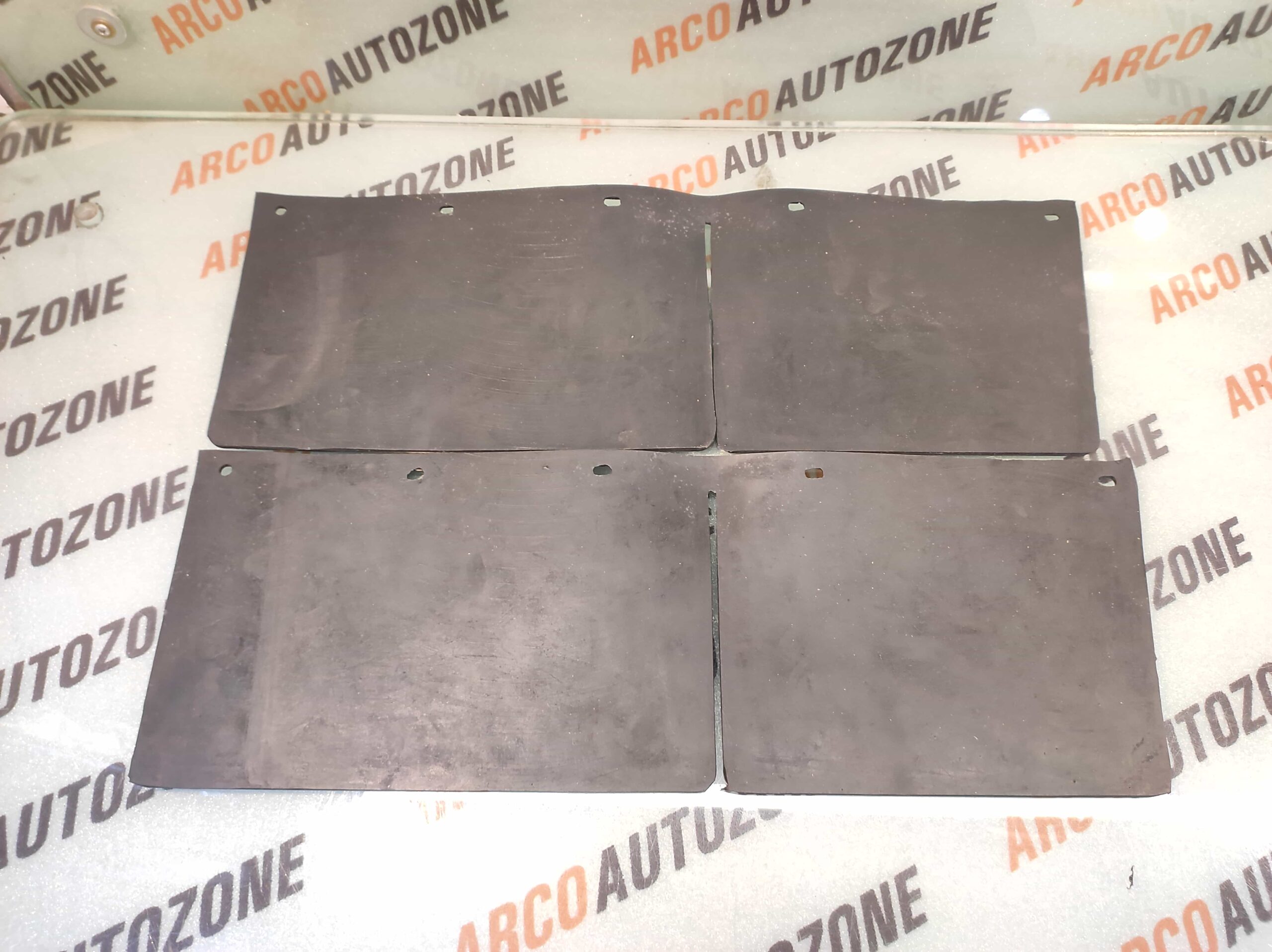 MUD FLAP VAN OMNI AMP 1133