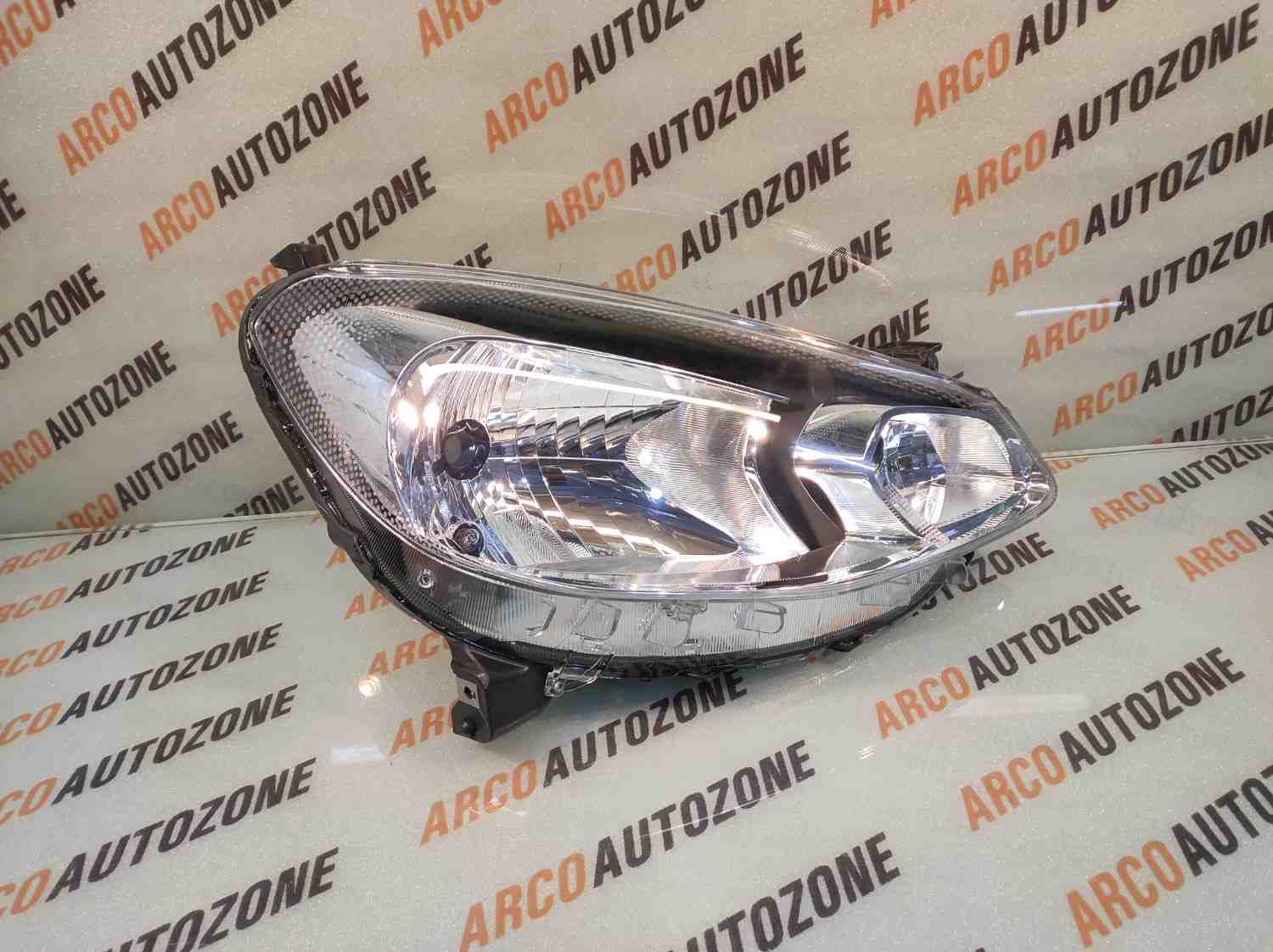 LIGHTING HEAD LIGHT ALTO K10 22 WITH MOTOR RH LUMAX 028HLAK10NMMR