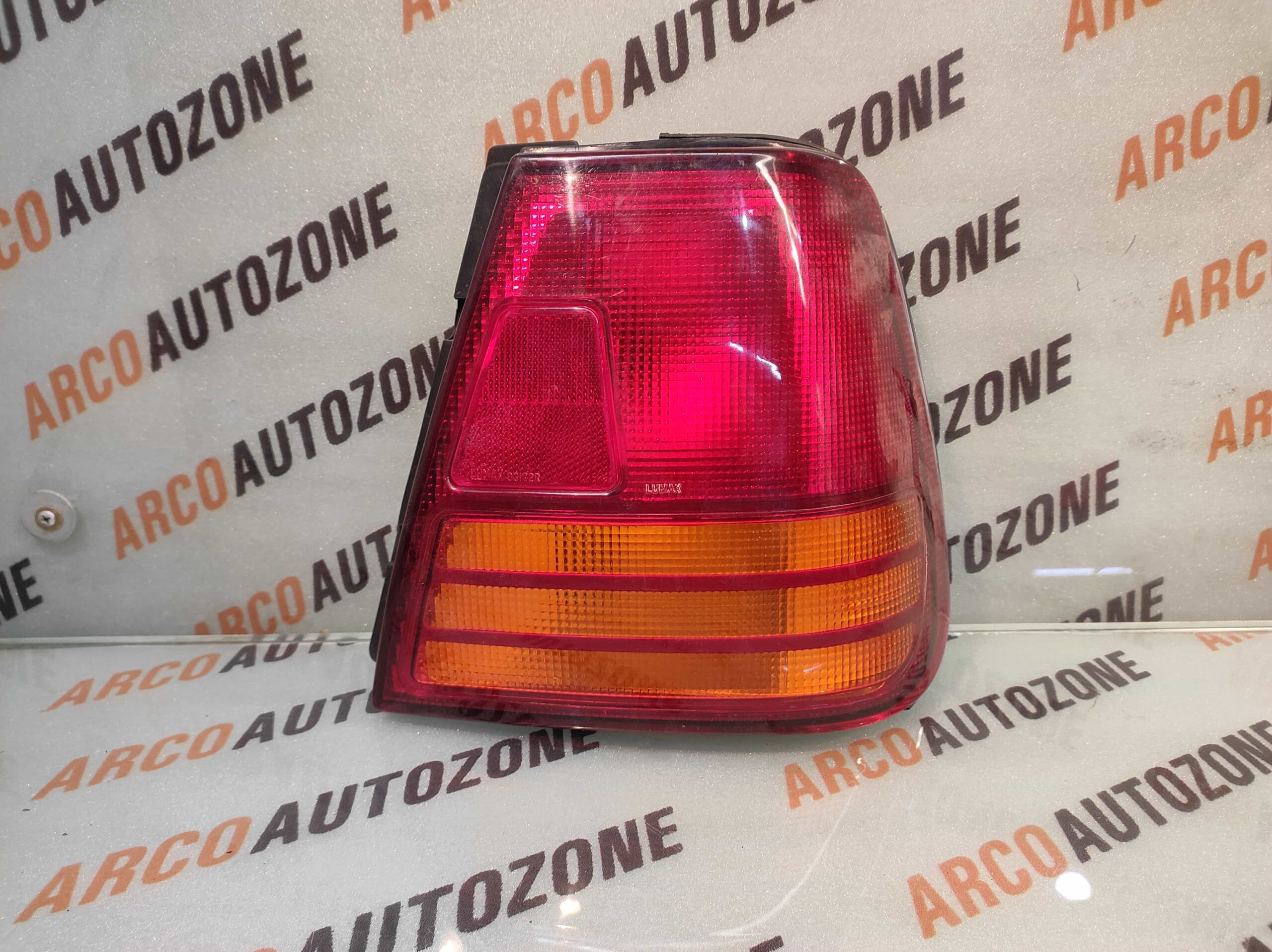 LIGHTING TAIL LIGHT RIGHT ESTEEM 1000 LUMAX