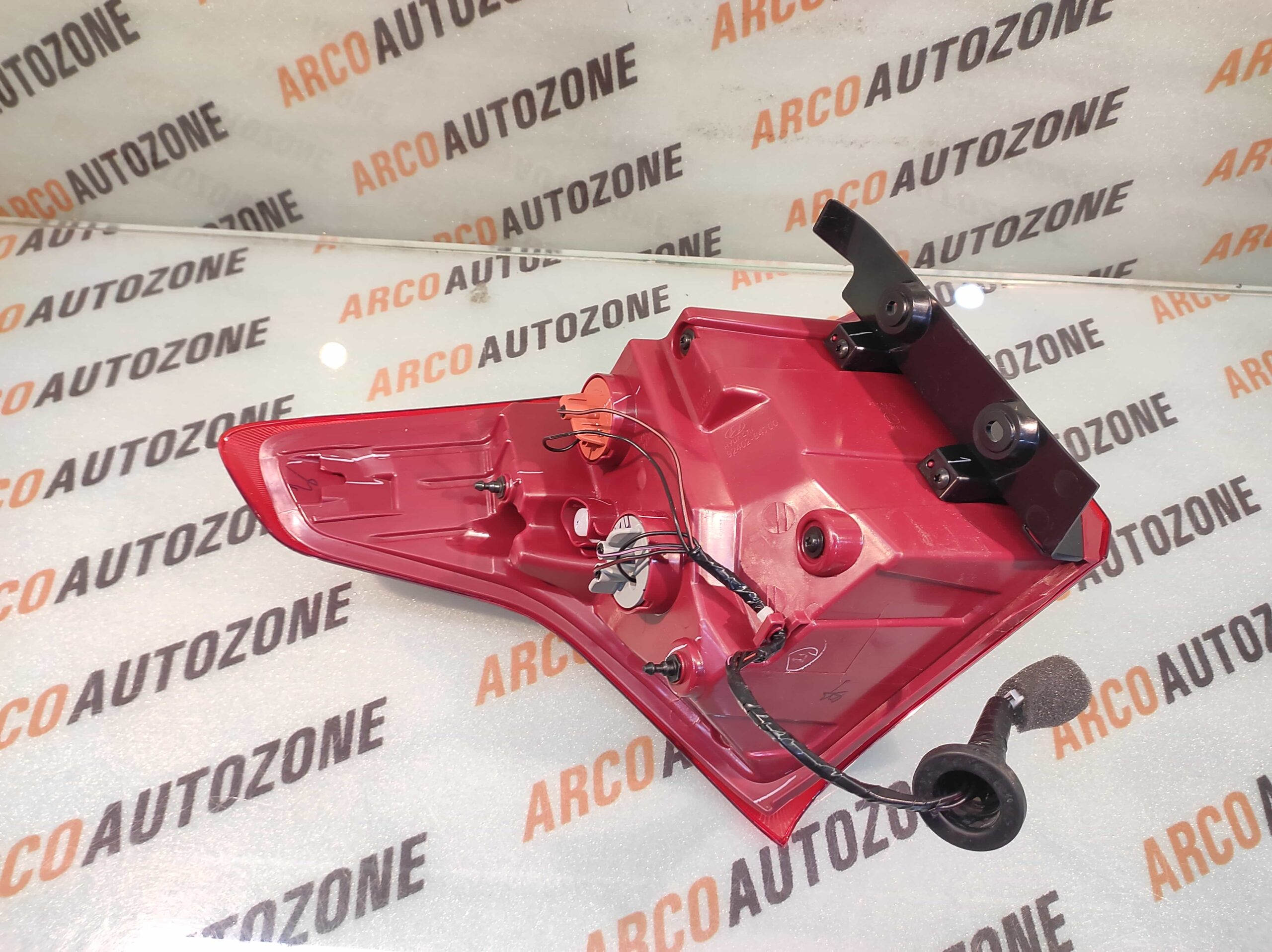 LIGHTING TAIL LIGHT XCENT T2 RIGHT HYU 92402B4700