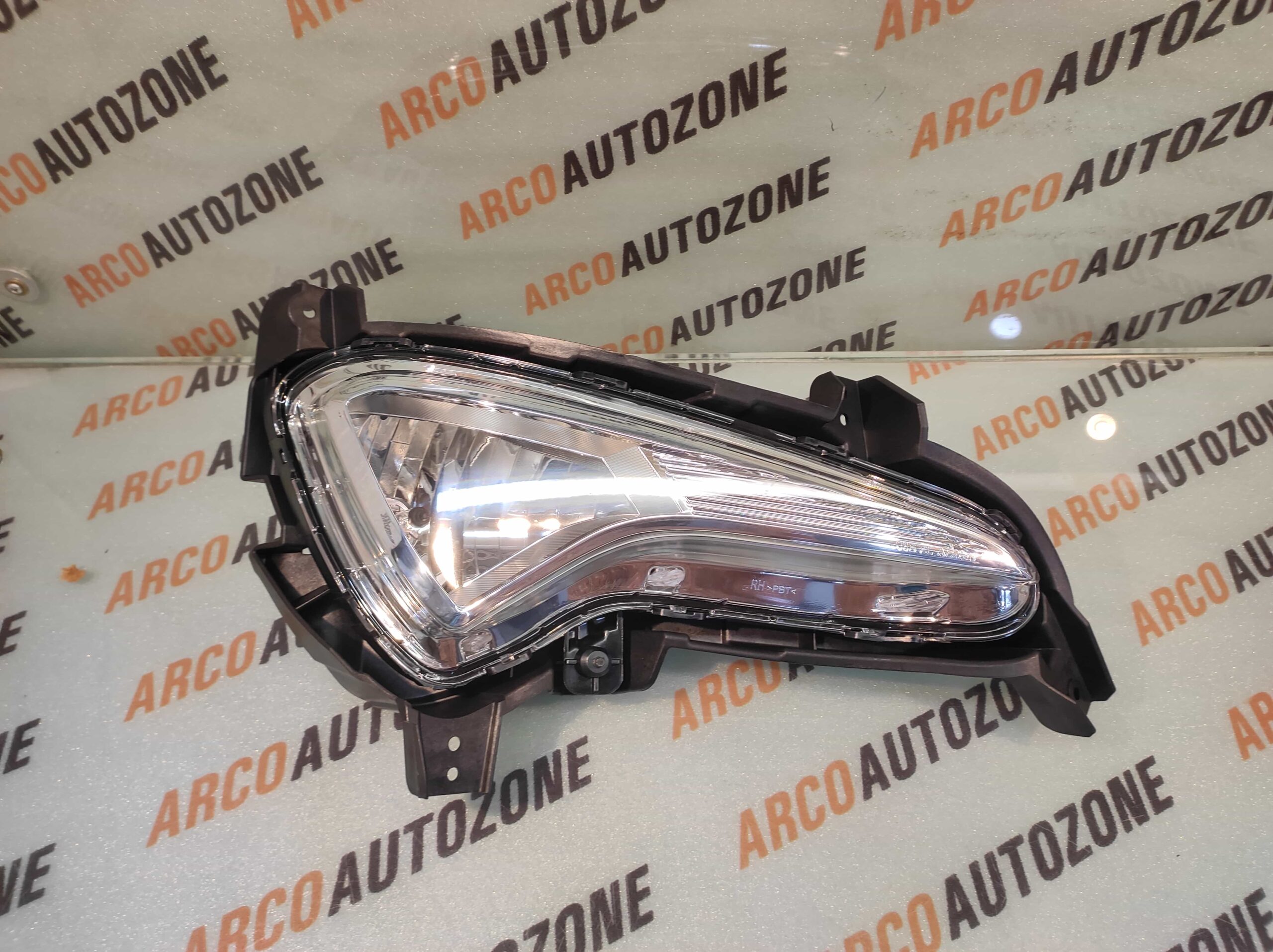 FOG LAMP VERNA 16 RIGHT HYU 922021V600