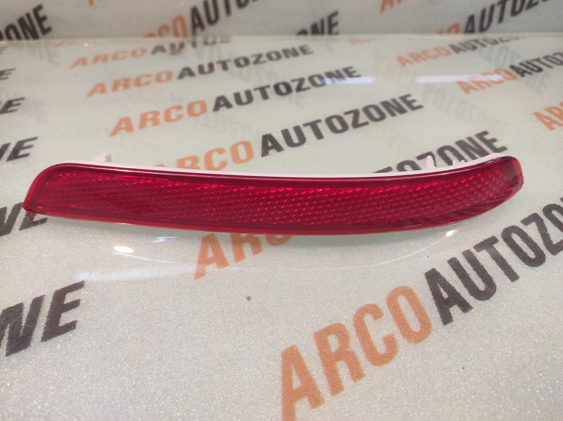 REAR BUMP REFLECTOR CRYSTA LEFT ACC TYD005140