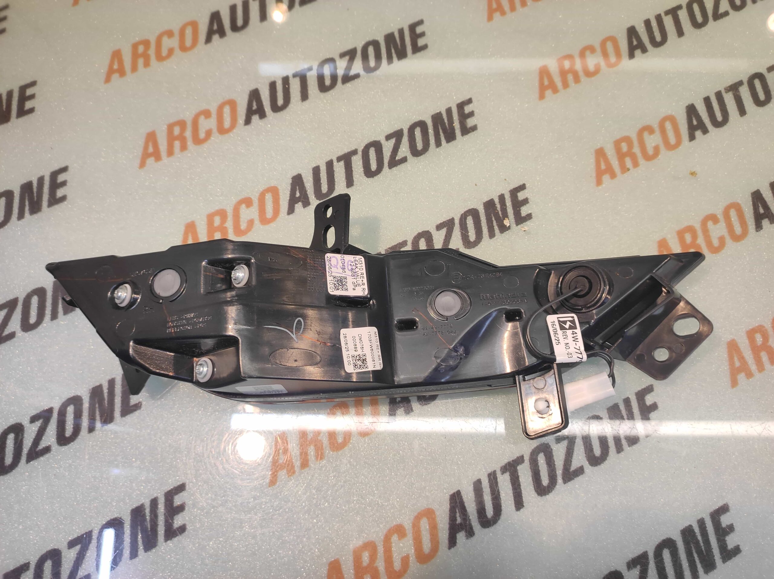 REAR BUMPER LIGHT XEV 9E RIGHT 2024 MAH 1703FW600061N
