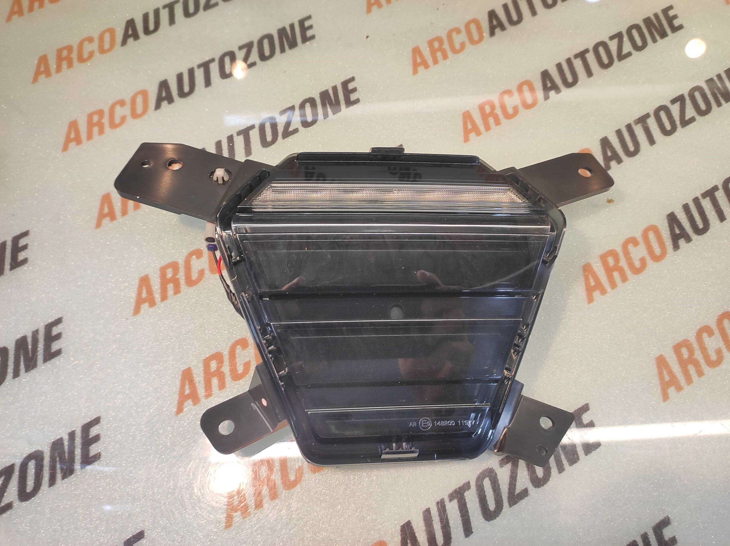 REAR BUMPER LIGHT BE6E CENTRE MAH 1703BB200011N
