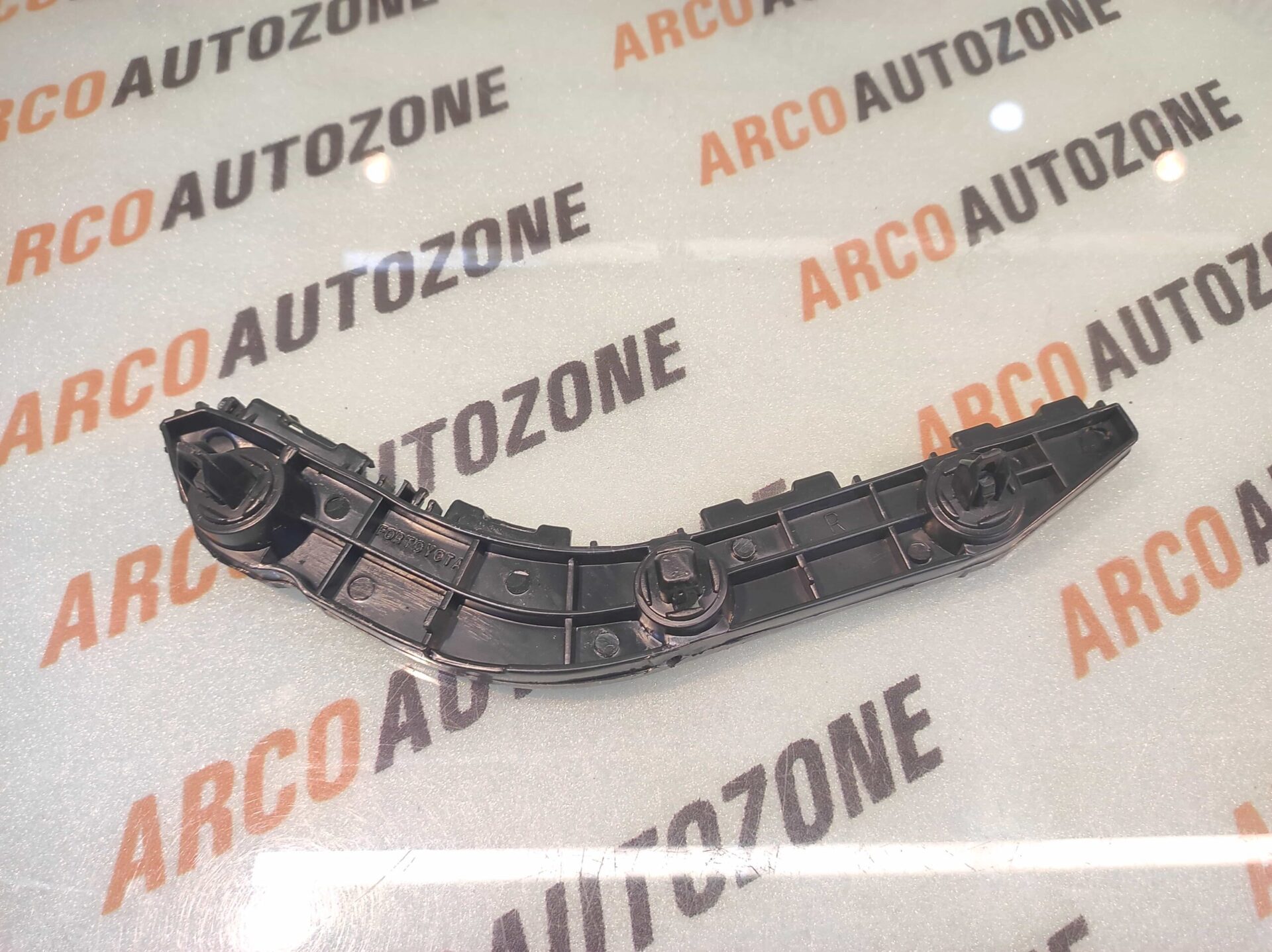 FRONT BUMPER BRACKET INNOVA T3 T4 RIGHT ACC TYD003123