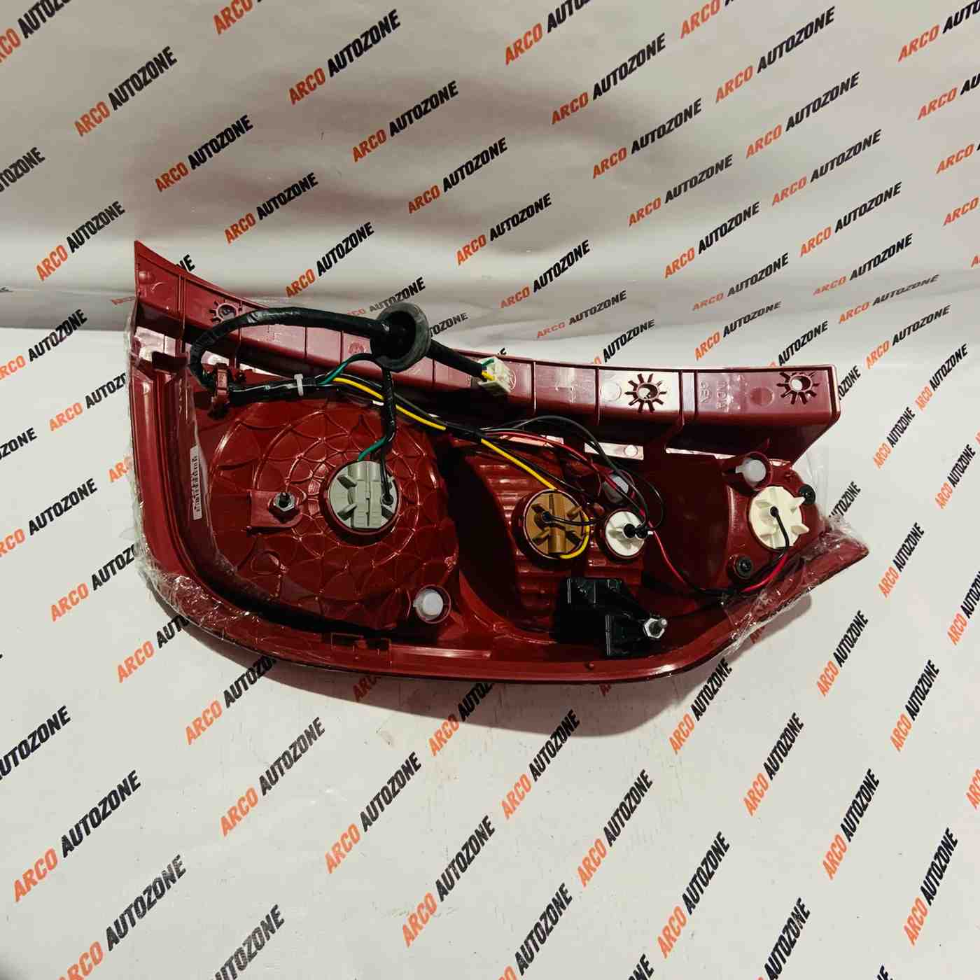 LIGHTING TAIL LIGHT I10 T2 LEFT WITH HOLDER HYU 924010X100