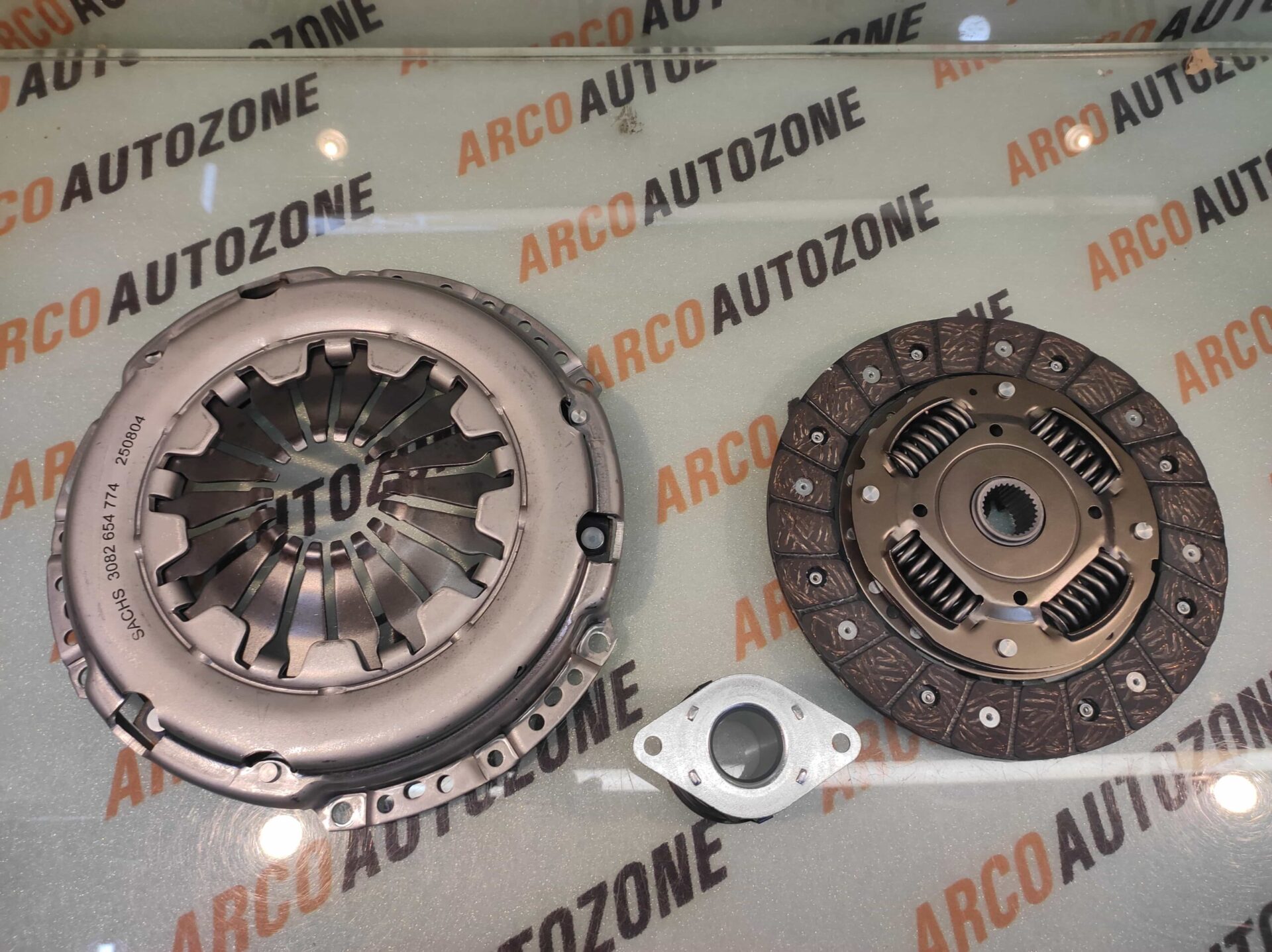 CLUTCH SET POLO PETROL 1.2L SACH 3000954585