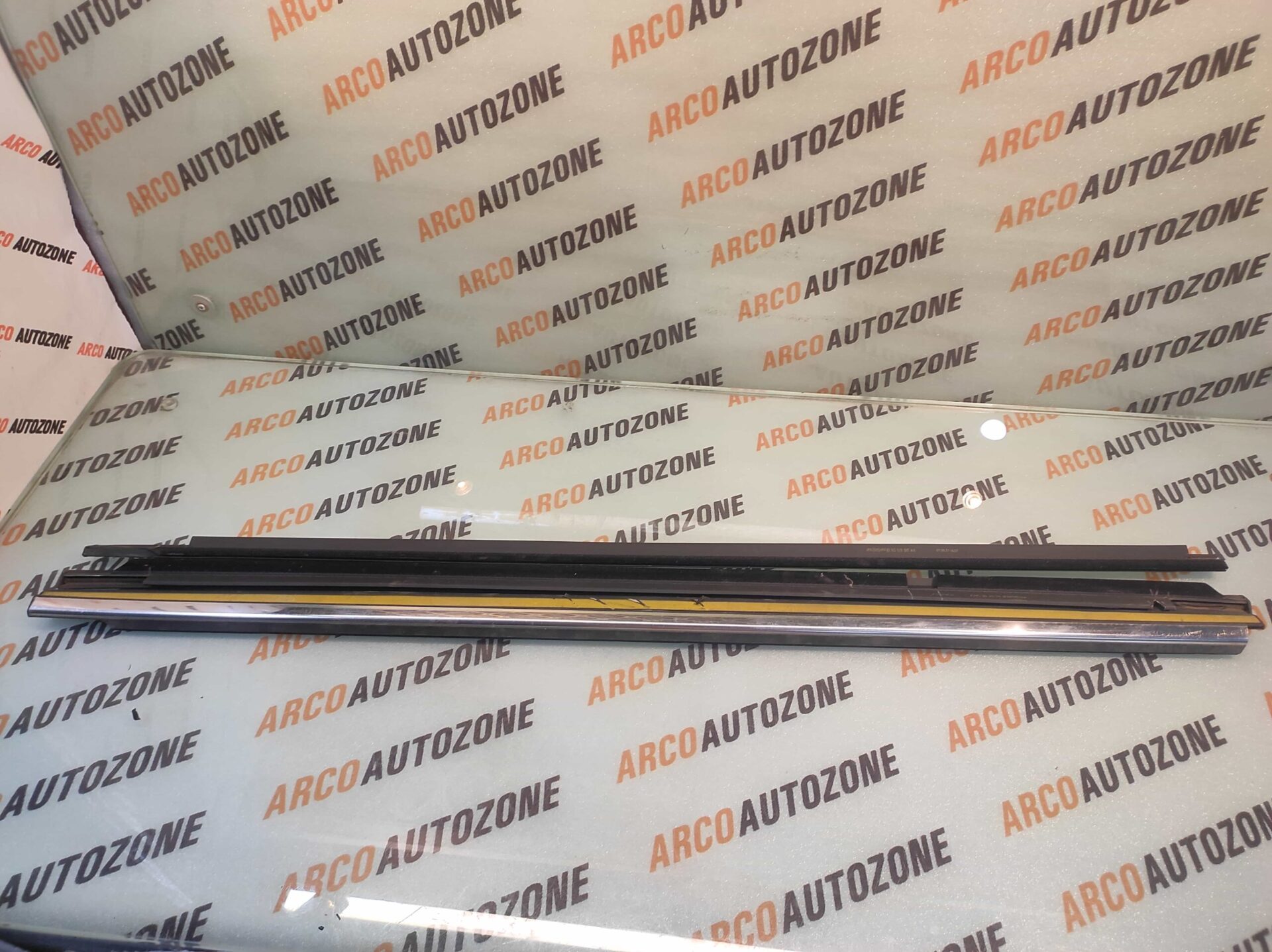 BODY OUTER WEATHERSTRIP OUTER GARNISH ALTIS 2010 CHROME