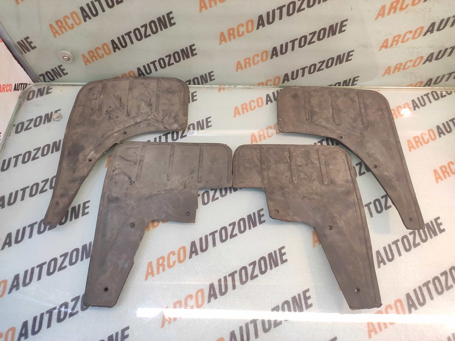 MUD FLAP MANZA RUBBER SET