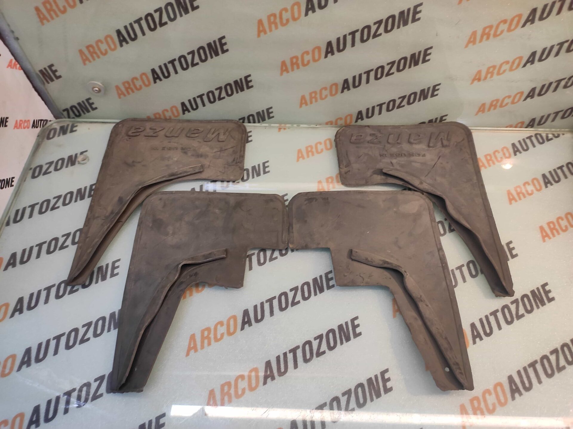 MUD FLAP MANZA RUBBER SET