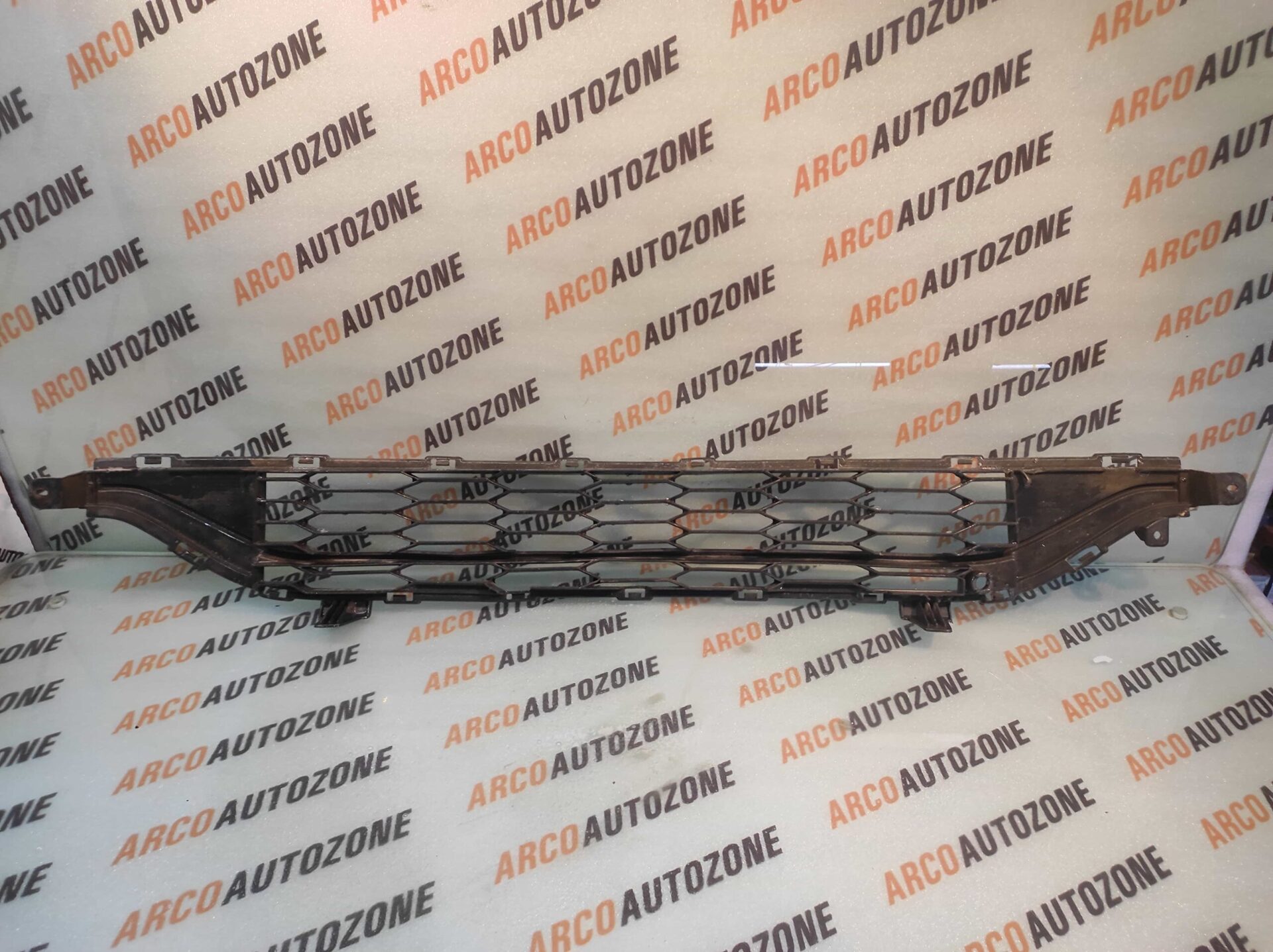 LOWER GRILL CRUZE 2ND GEN USED 42359137