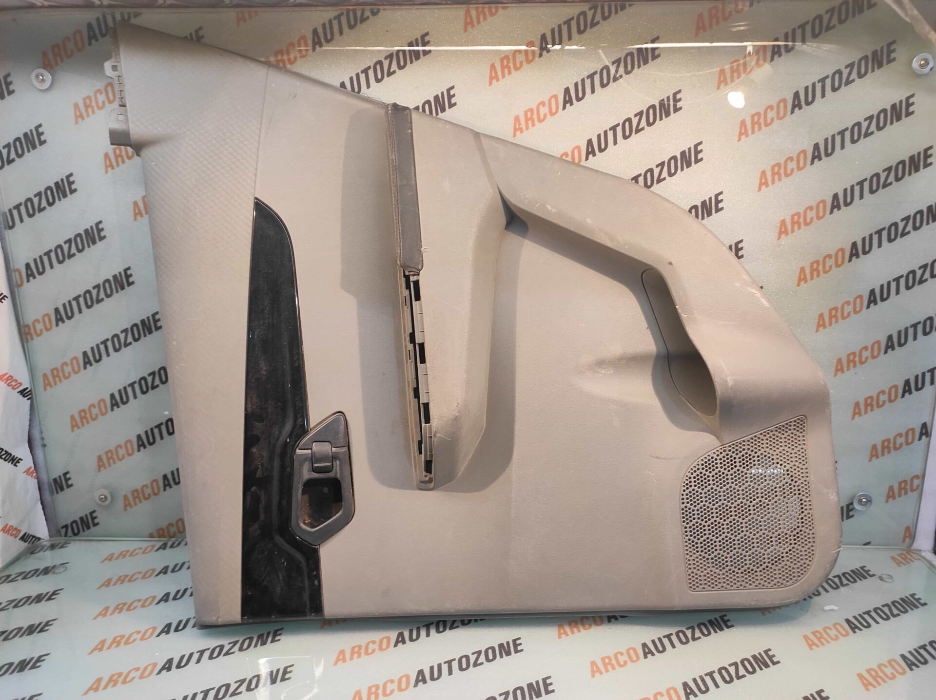 TRIM DOOR PLY KUV 100 REAR RIGHT USED 0105FAZ00210N