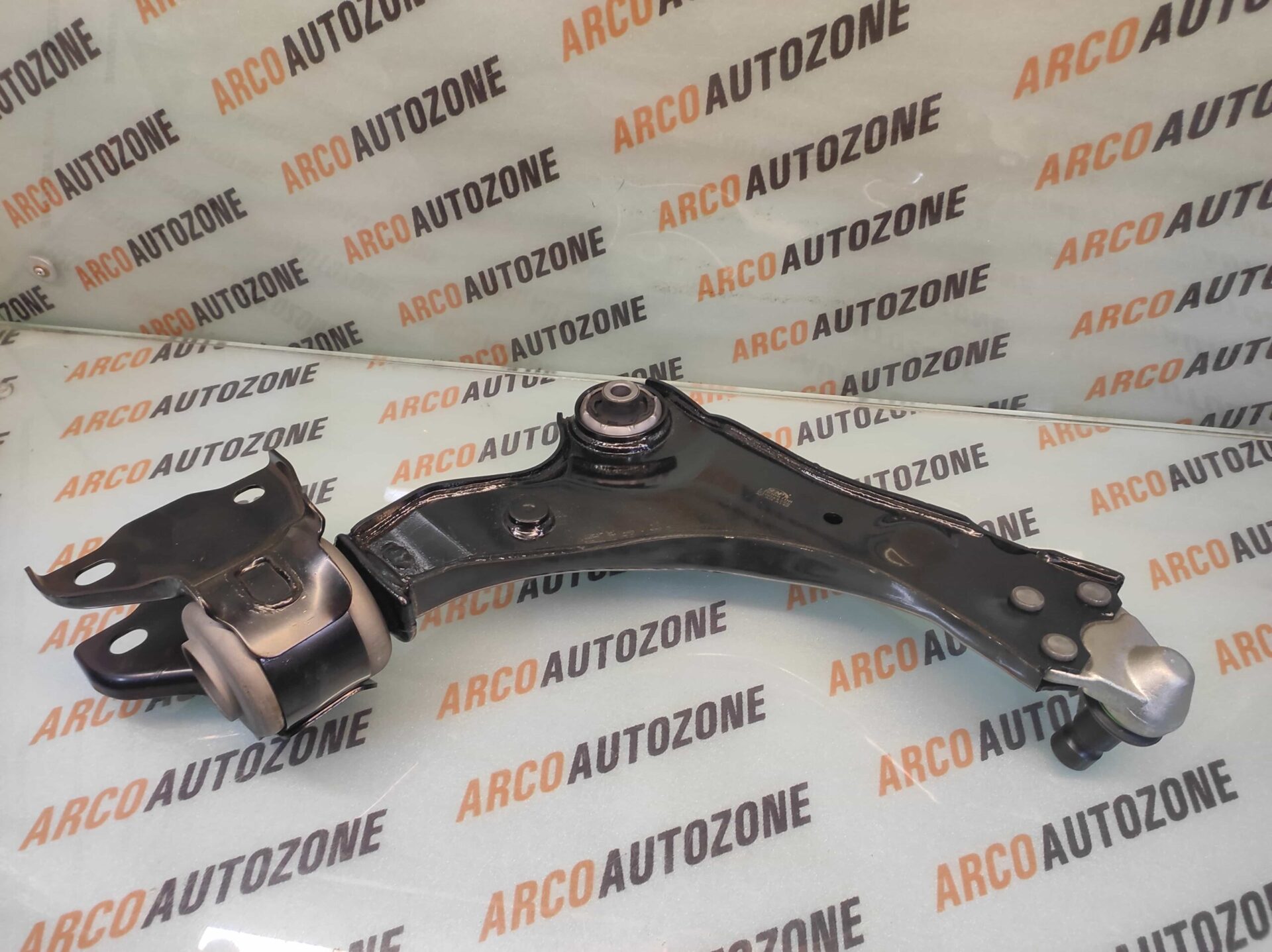 TRACK CONTROL LEFT ARM EVOQUE DISCOVERY HARRIER IMP LR086108