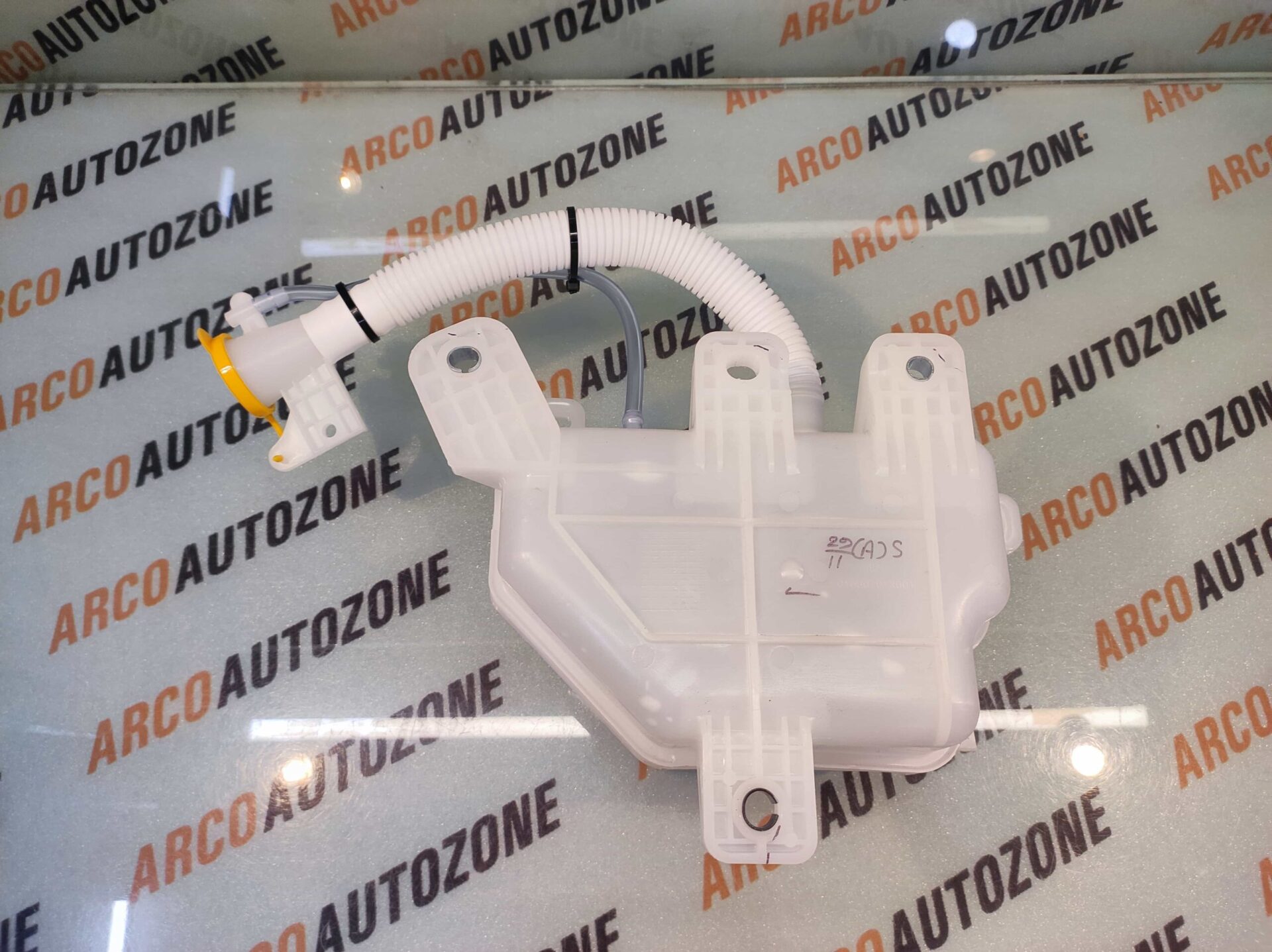 WIPER BOTTLE TIAGO WITH MOTOR DBLHOLE TATA 542482400171