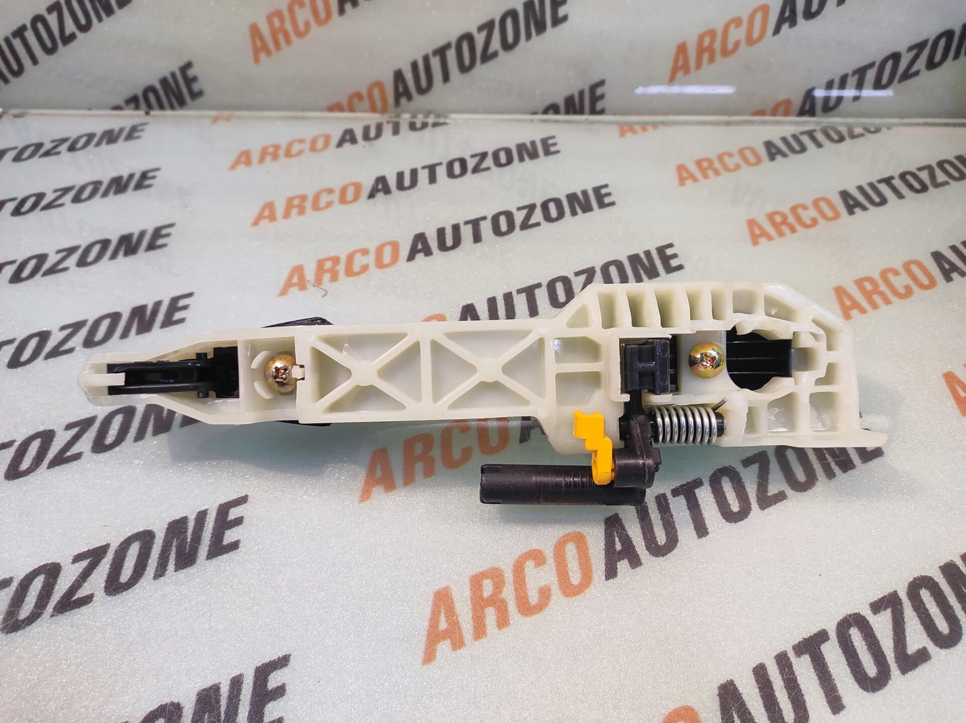 OUTER HANLDE WITH BRACKET VERNA 12 FRONT LEFT