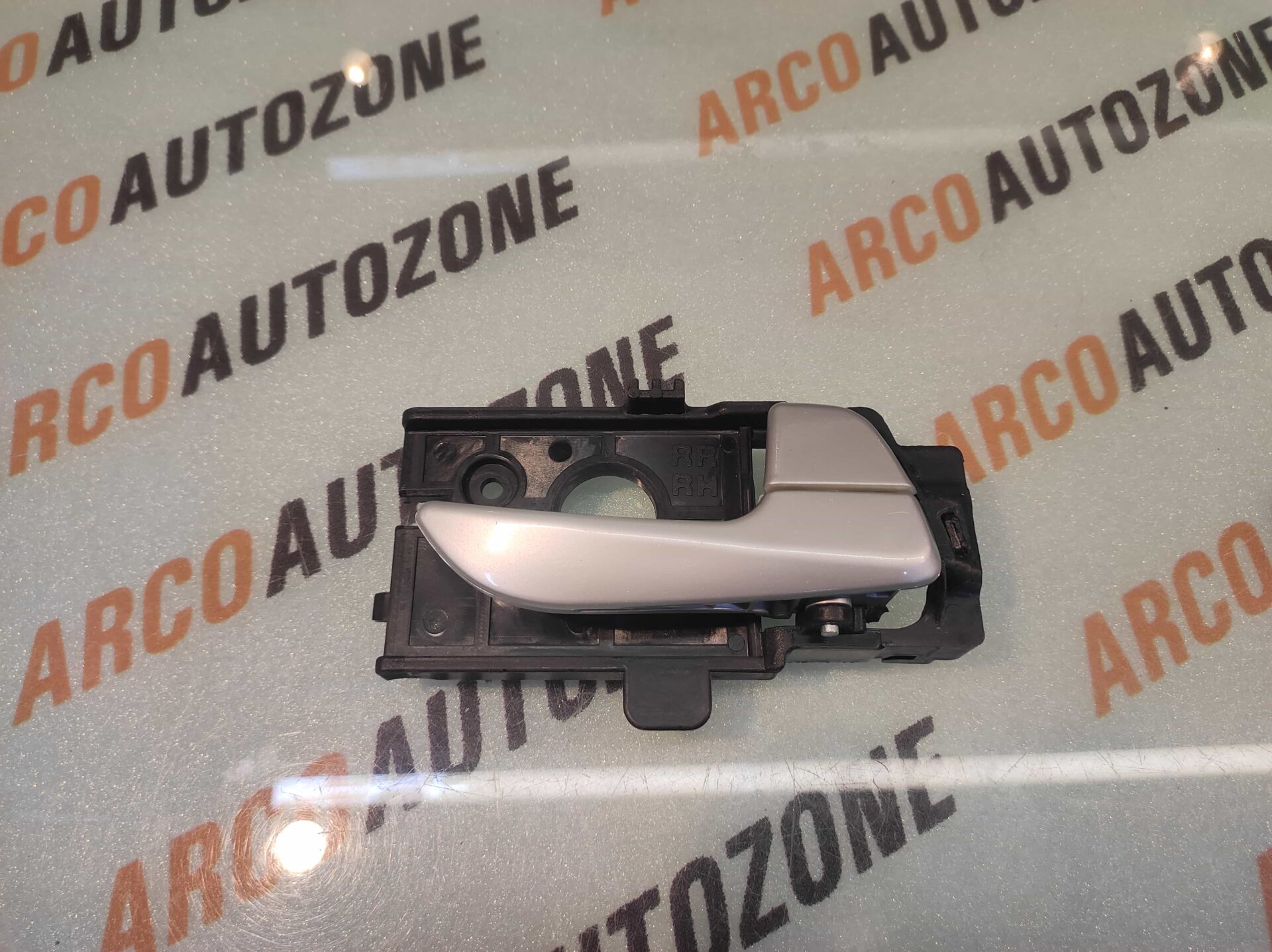 RC LEVER INNER HANDLE GRAND XCENT REAR RIGHT SILVER OAE 264R