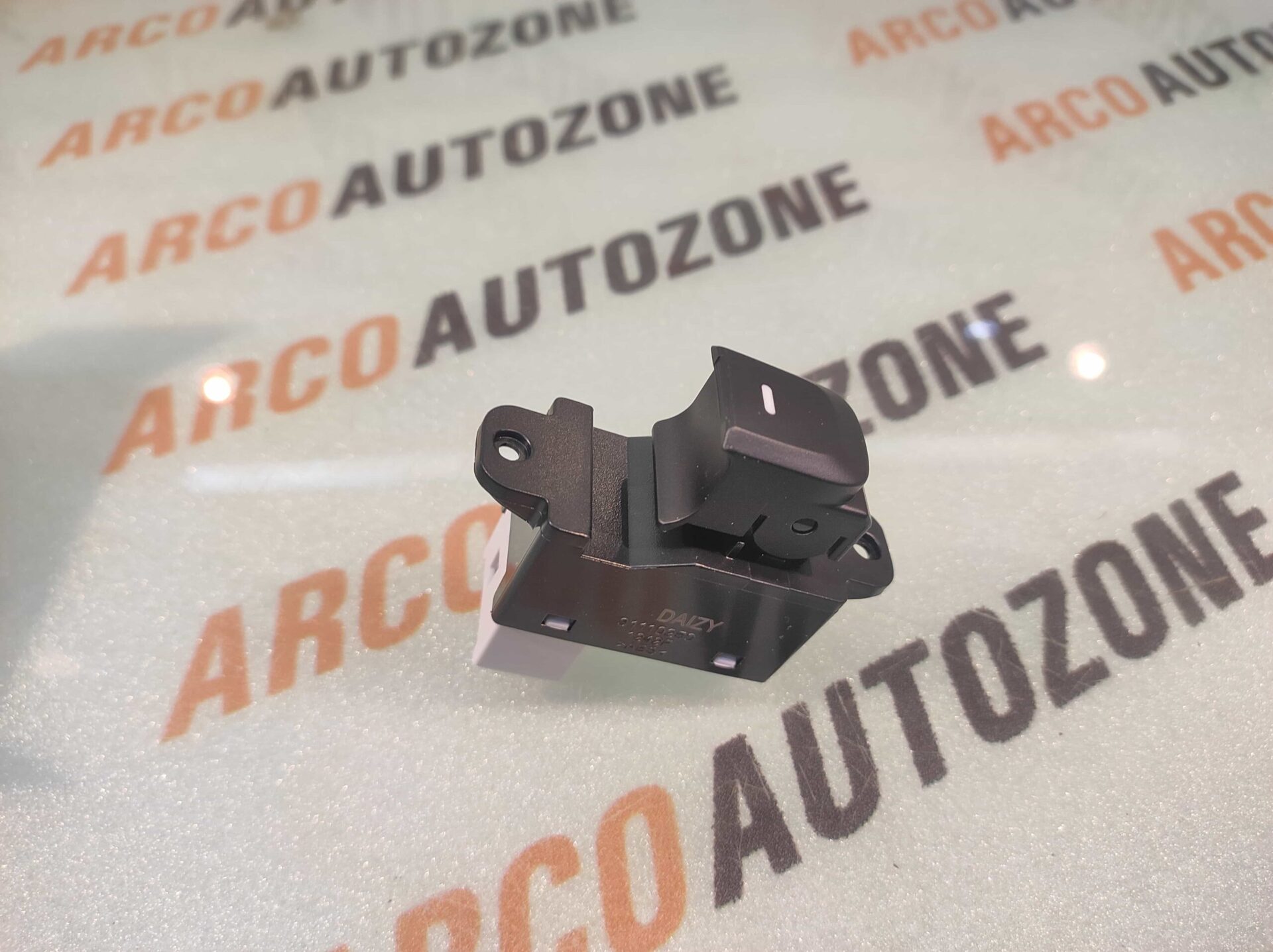 POWER WINDOW SWITCH SINGLE 5PIN GRAND XCENT IMP 93575B45004X