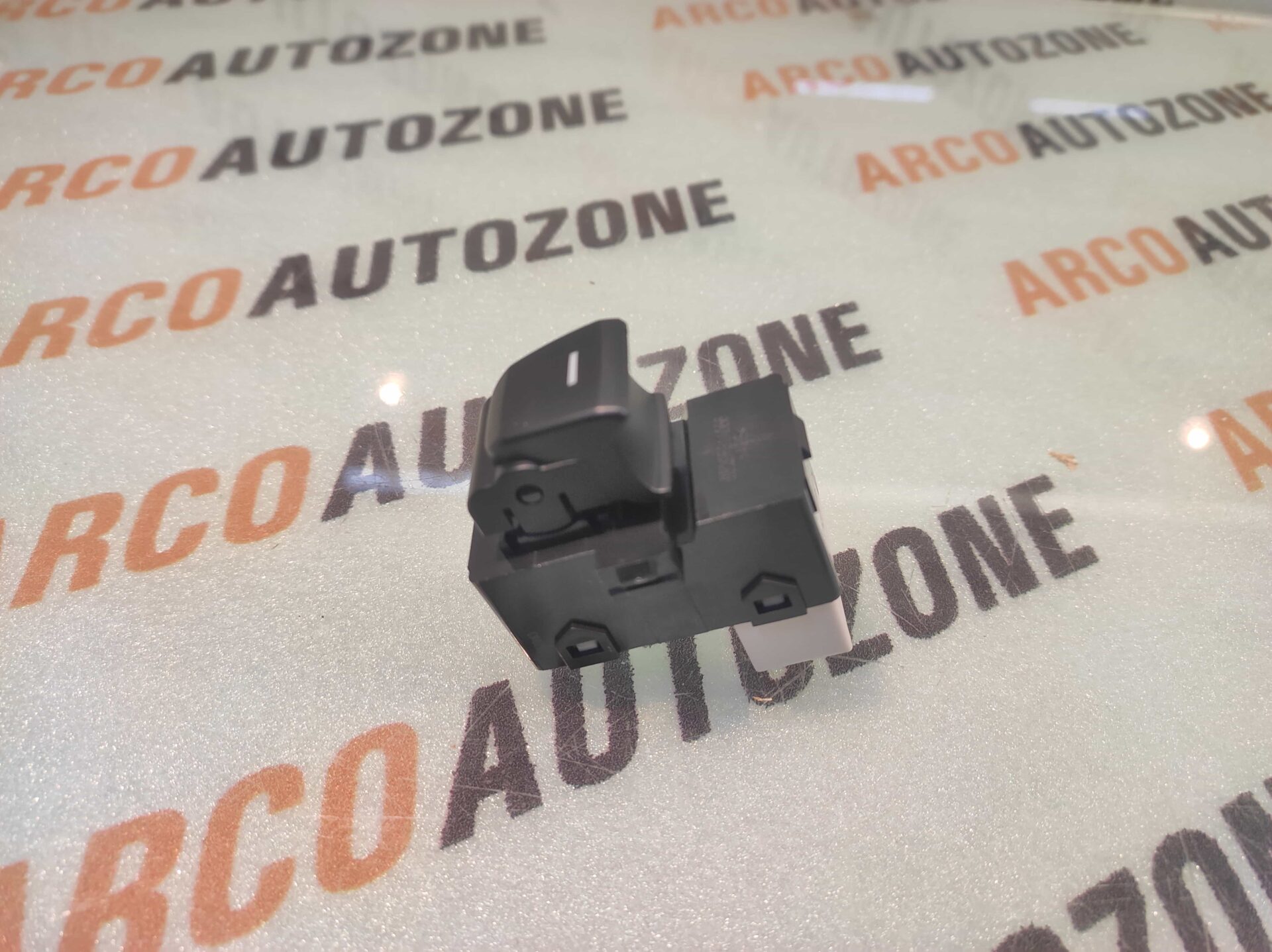 POWER WINDOW SWITCH CRETA SINGLE 5PIN IMP 93580A00004X