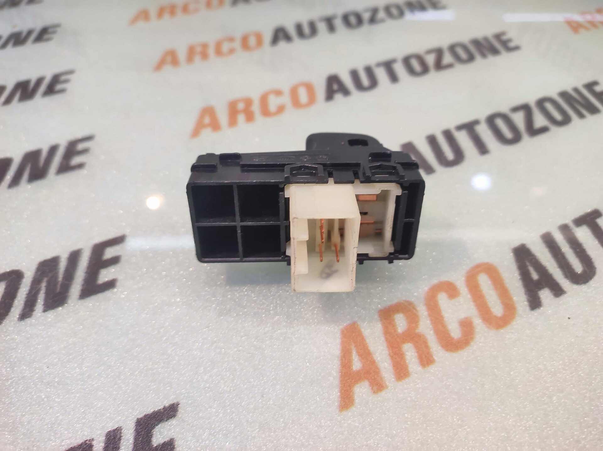 POWER WINDOW SWITCH SINGLE SELTOS 93581Q6000