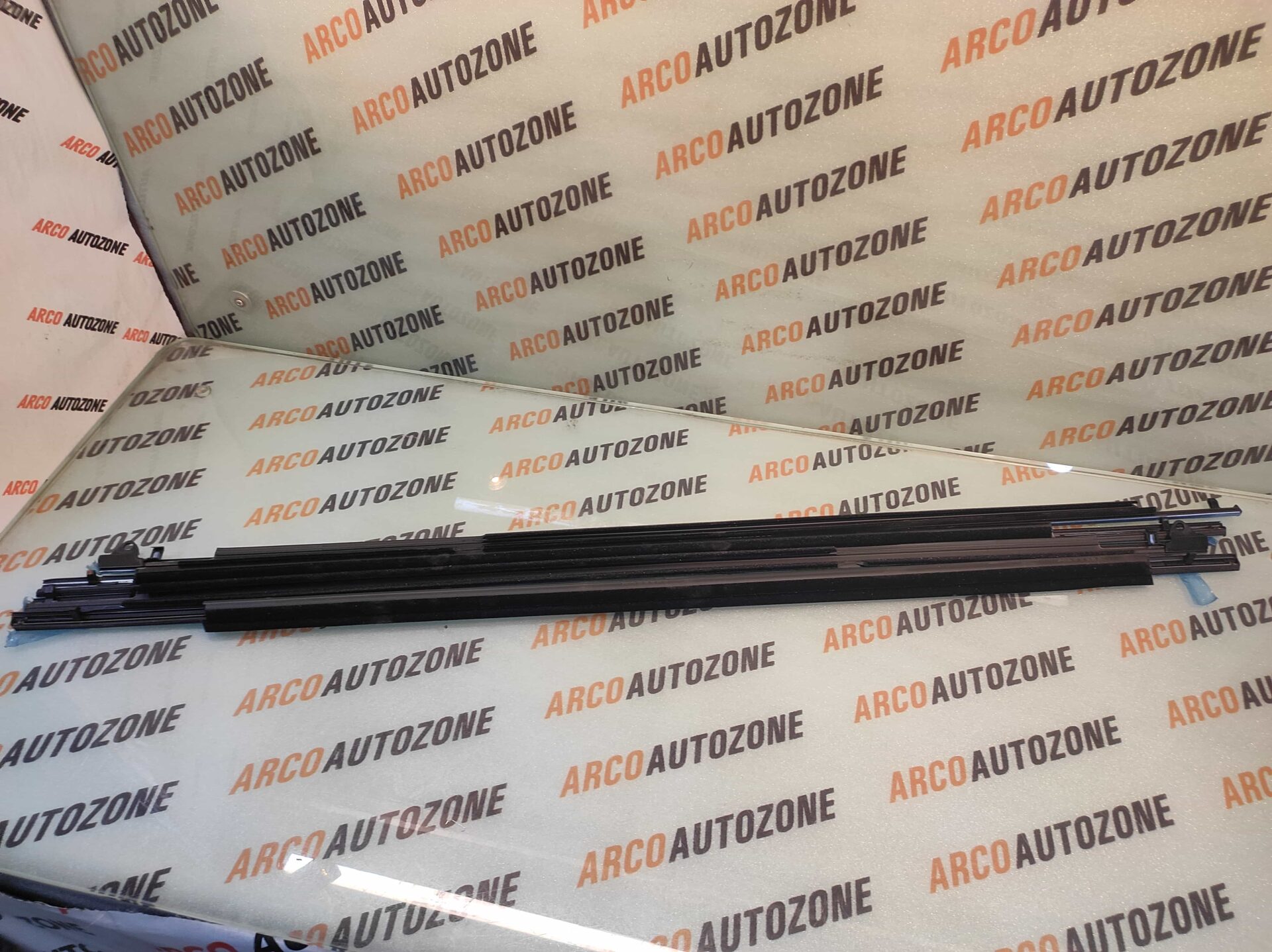 BODY OUTER WEATHERSTRIP OUTER GARNISH INNOVA CRYSTA CHROME