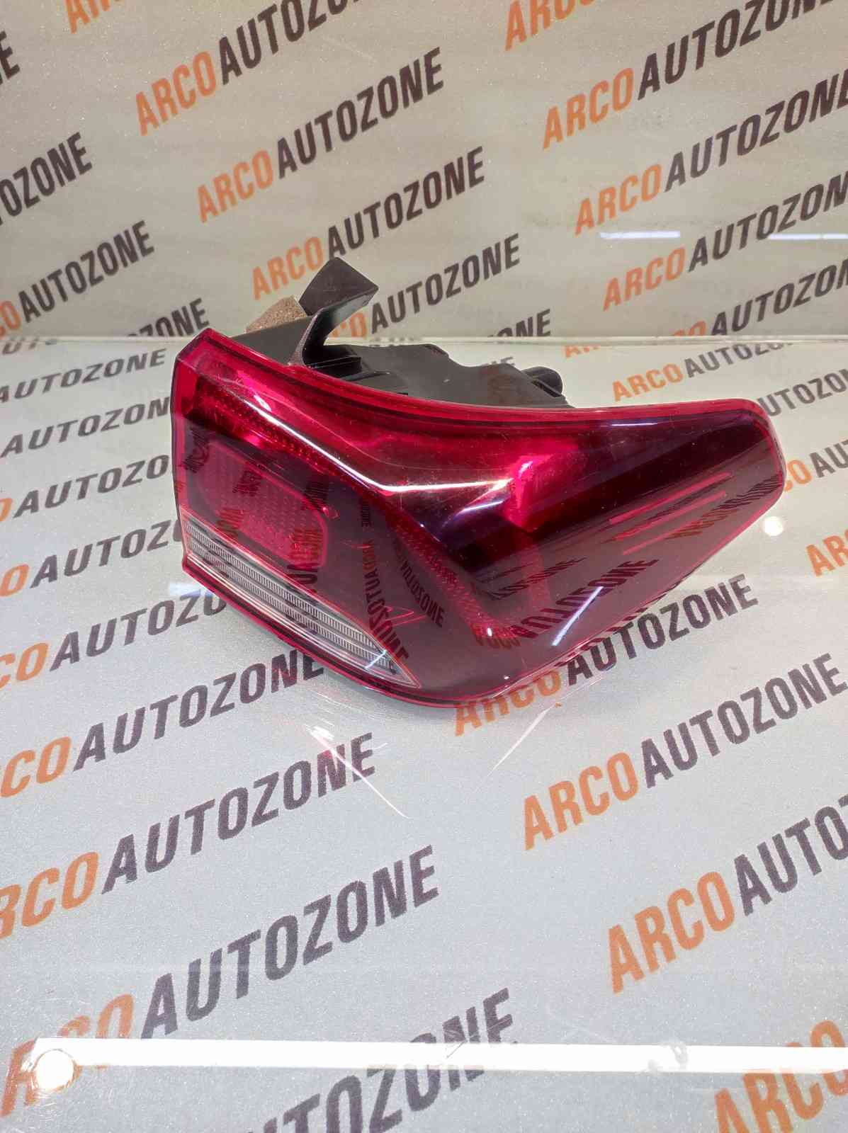 LIGHTING TAIL LIGHT SONET NON LED RIGHT LOT