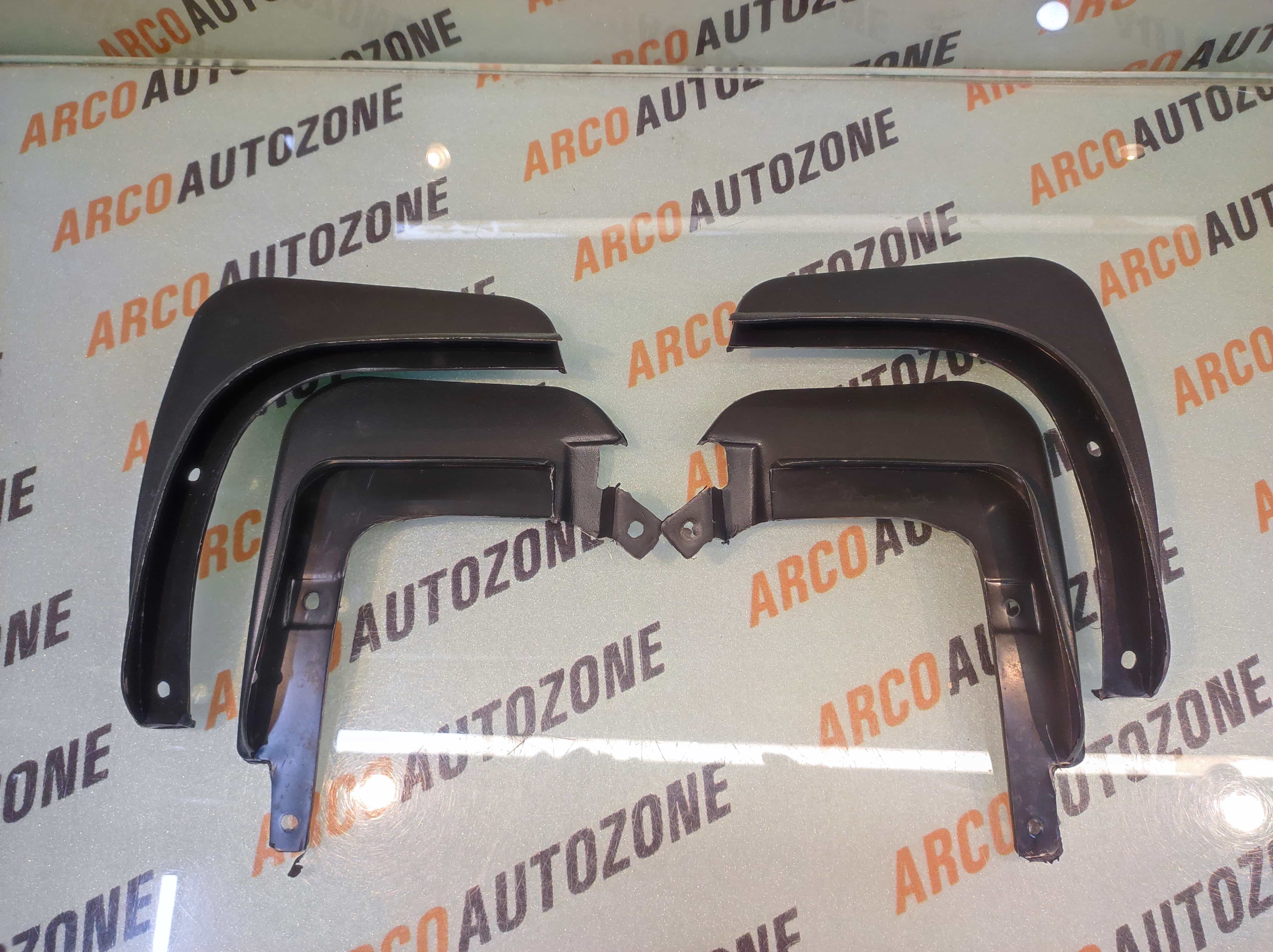 MUD FLAP EON SKI