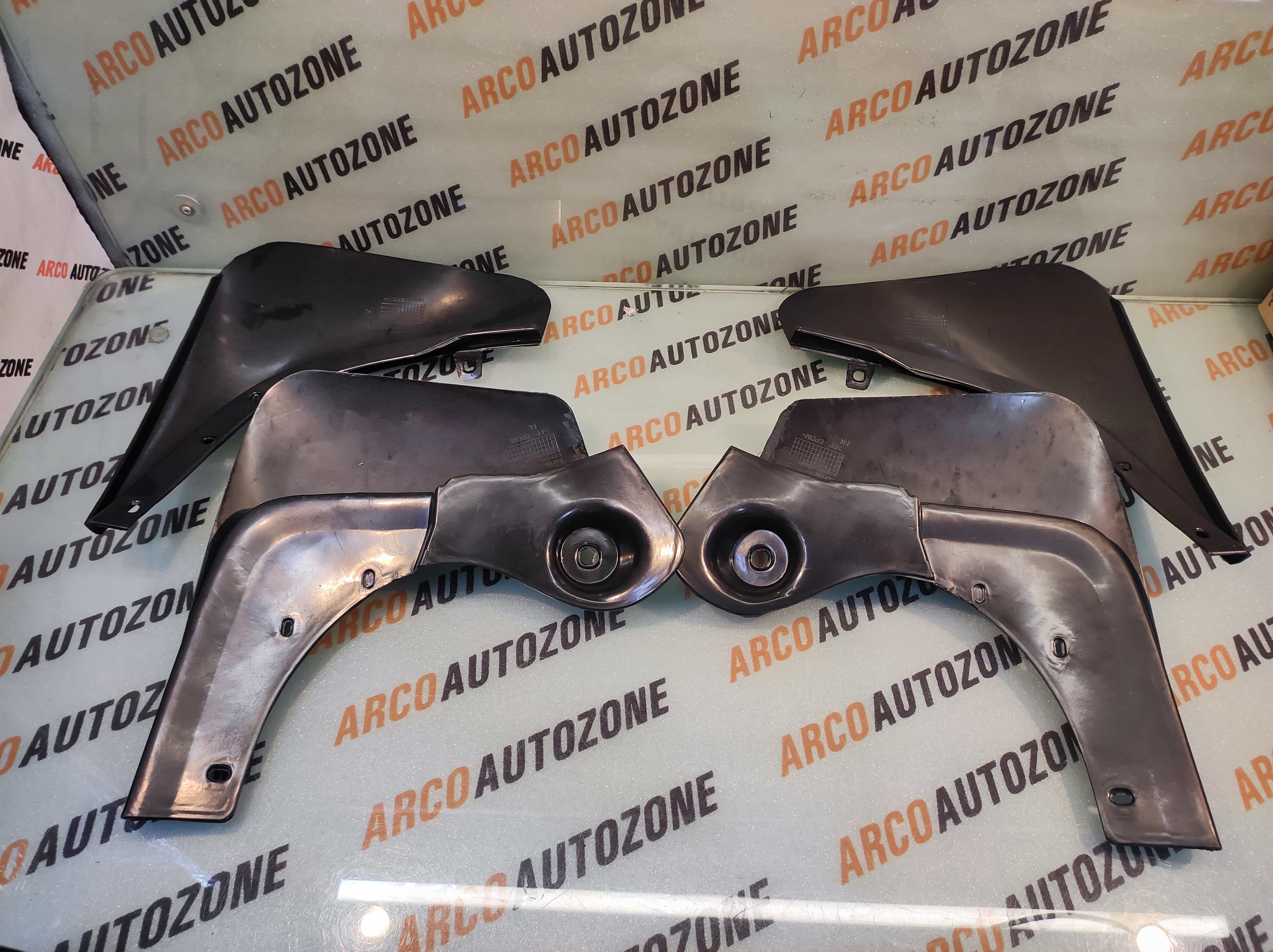 MUD FLAP DUSTER T2 SET