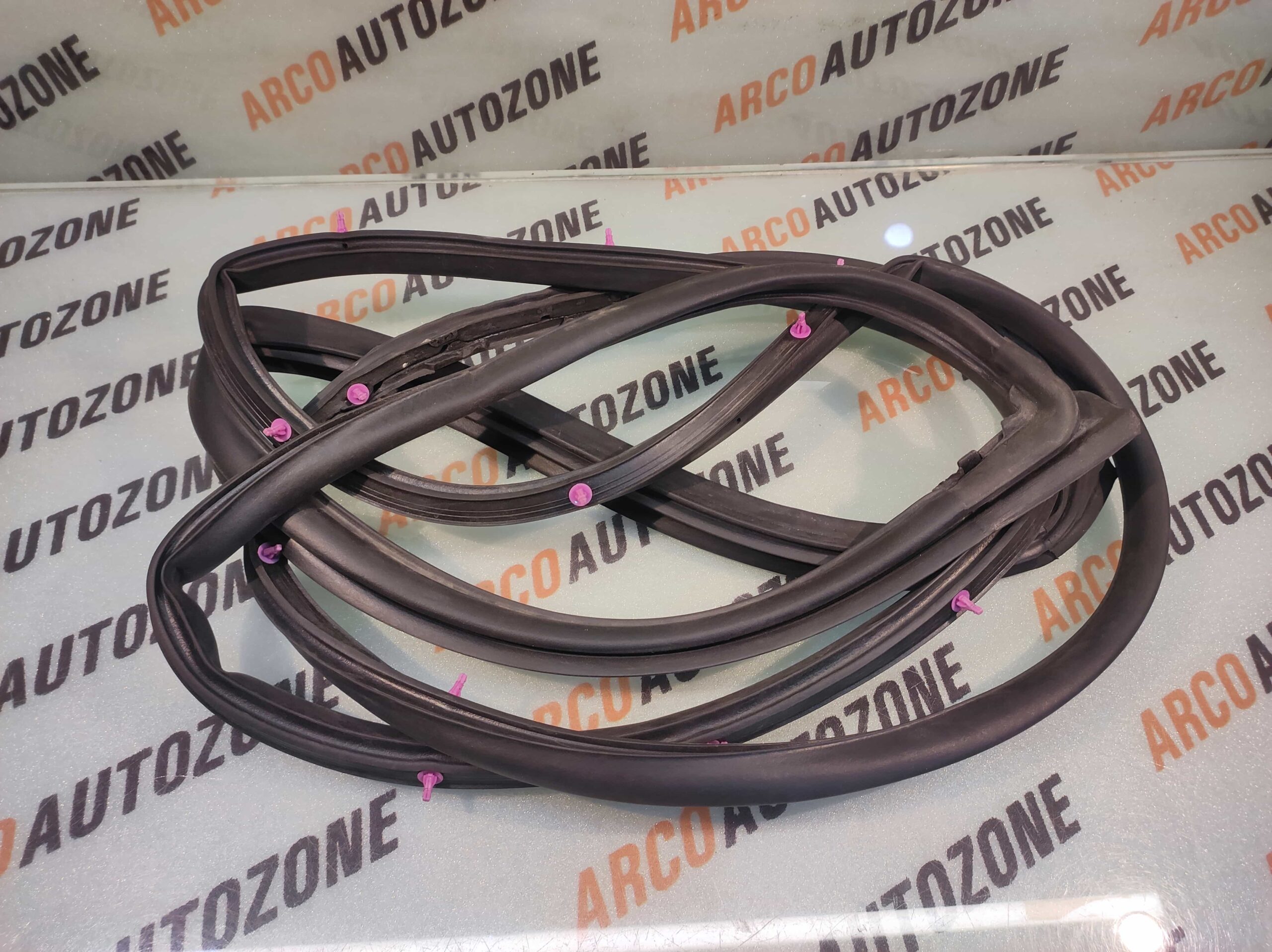 DOOR RUBBER INNOVA FRONT RIGHT F610240022