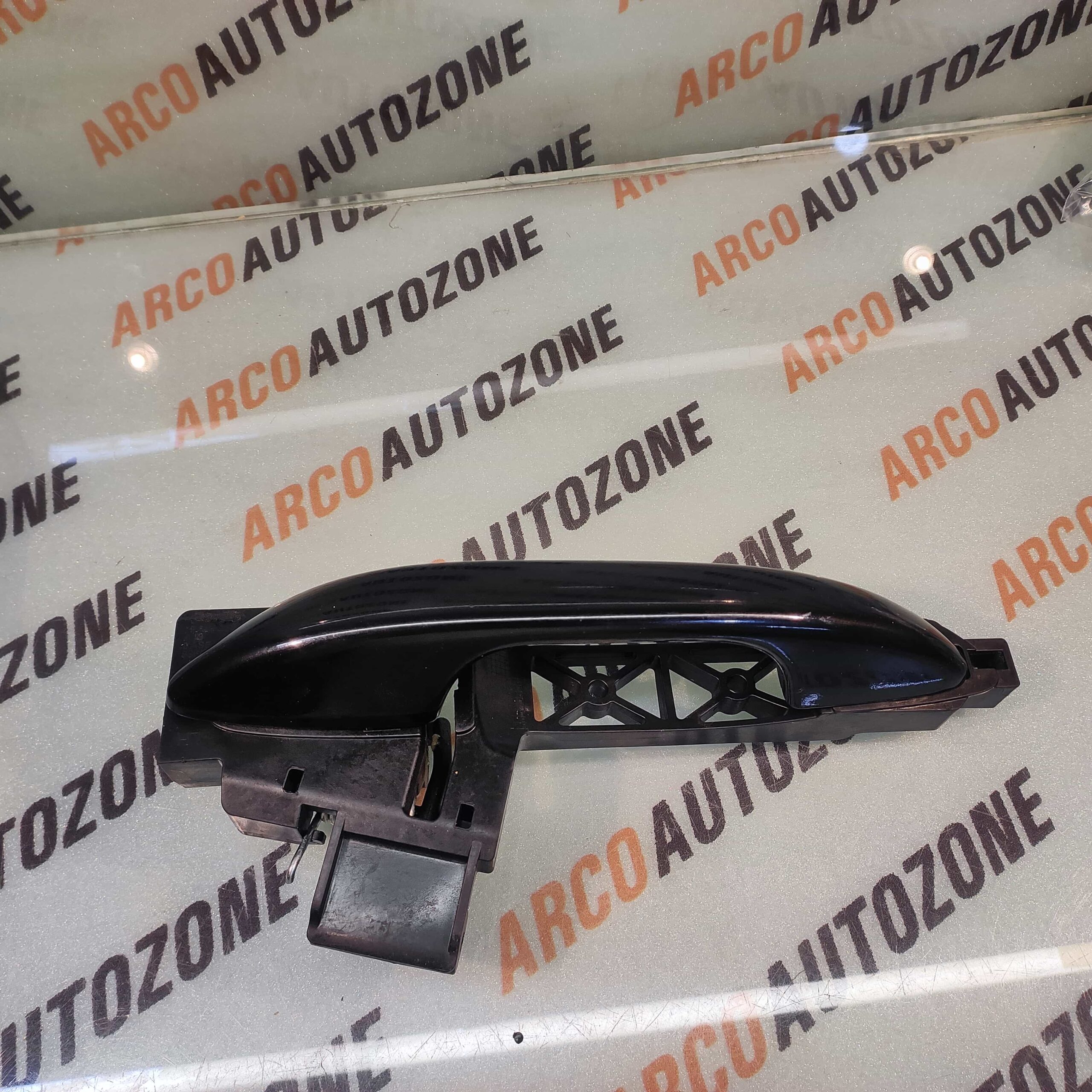 OUTER HANDLE WITH BRACKER NIOS AURA REAR LEFT CI32262L