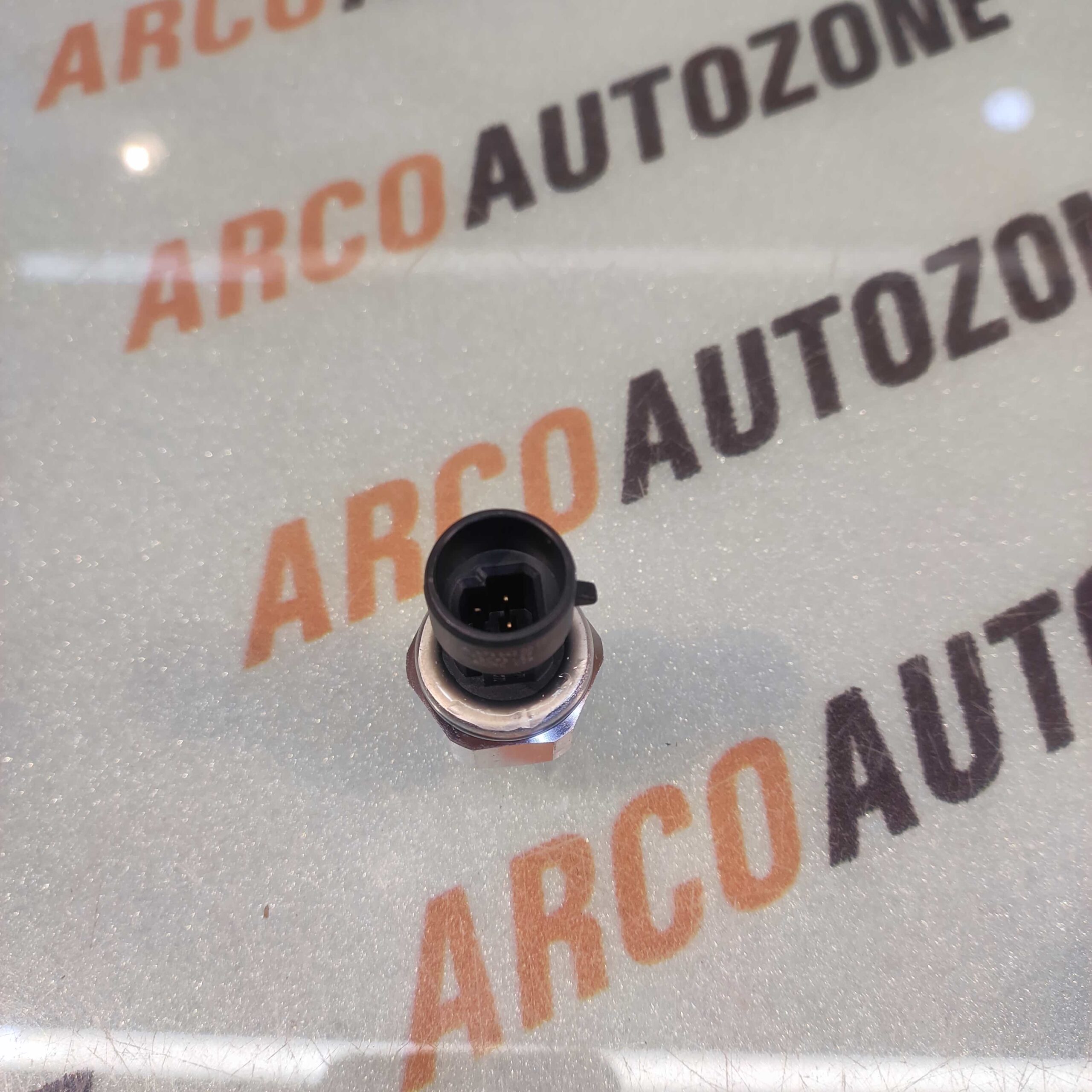 OIL PRESSURE SENSOR XUV 500 SCORPIO 0315CAW00371N