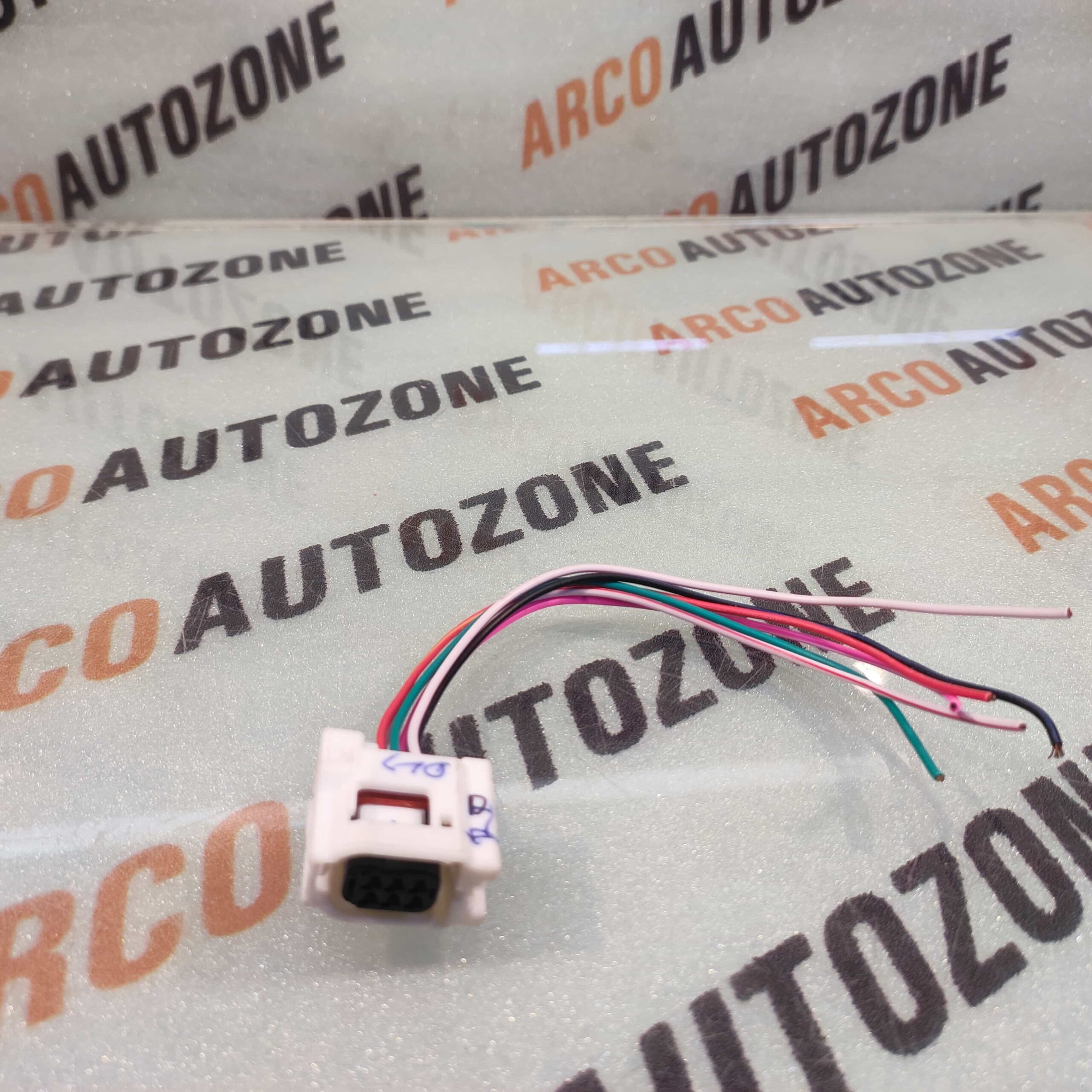 COUPLER INNOVA HYCROSS HEAD LIGHT 6 PIN IND
