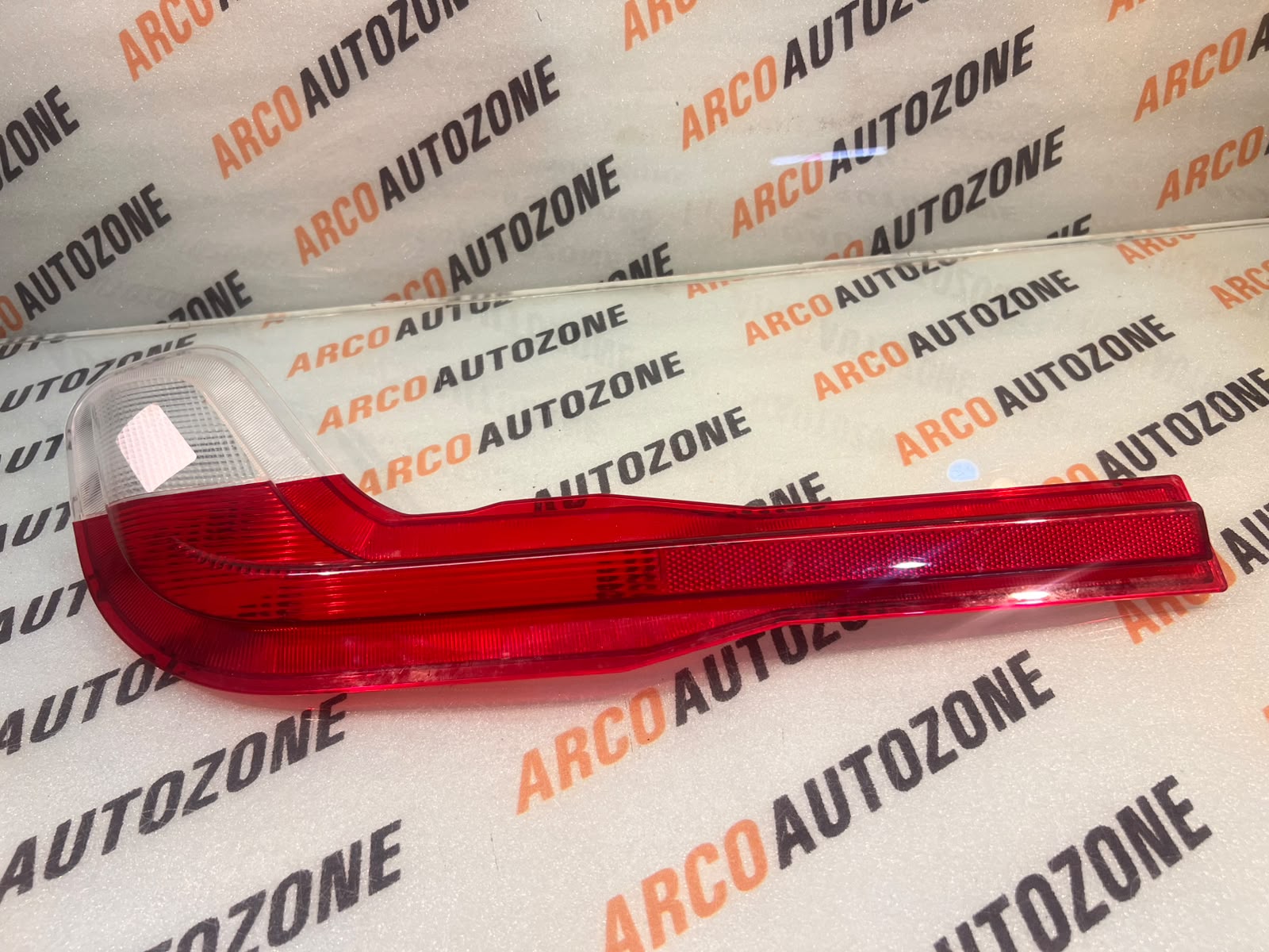 REAR BUMPER LIGHT GLASS HECTOR LEFT IMP